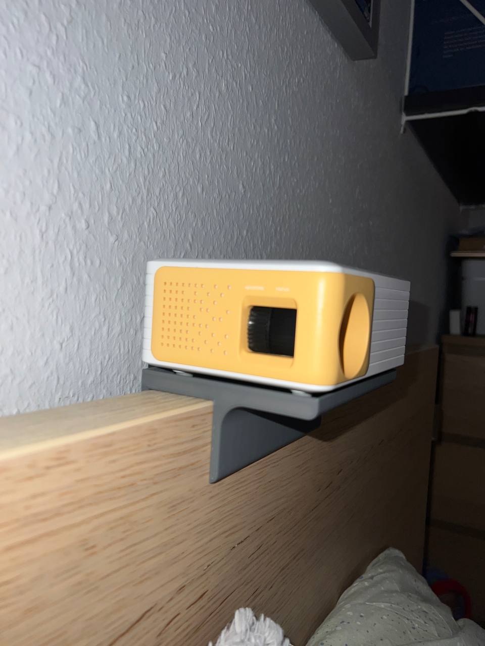 Miniatura 2 do modelo 3D Mini Beamer Bed Frame stand