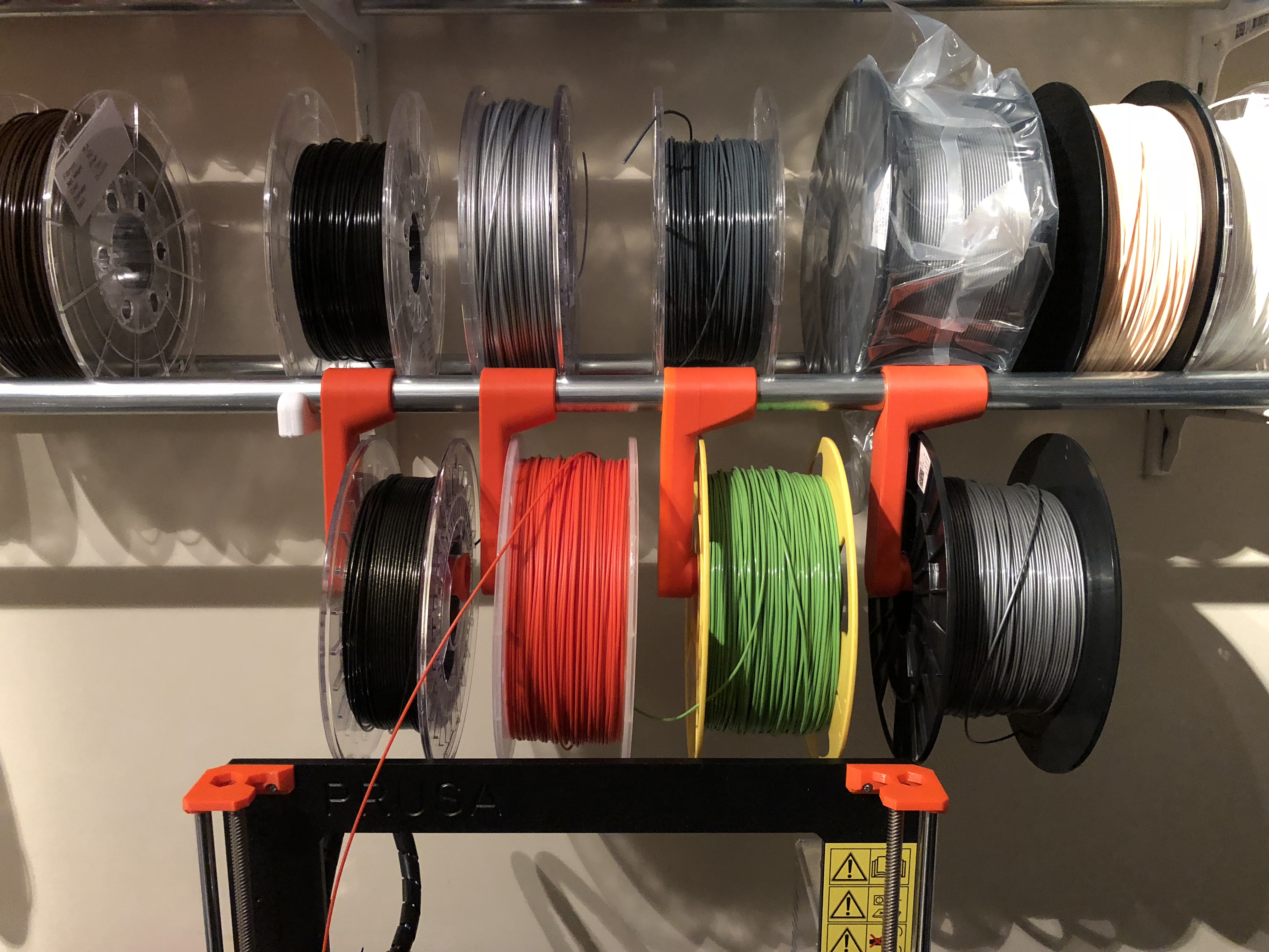 Hanging filament spool holder