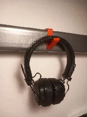 Headphone Holder for IKEA SVÄRTA bed