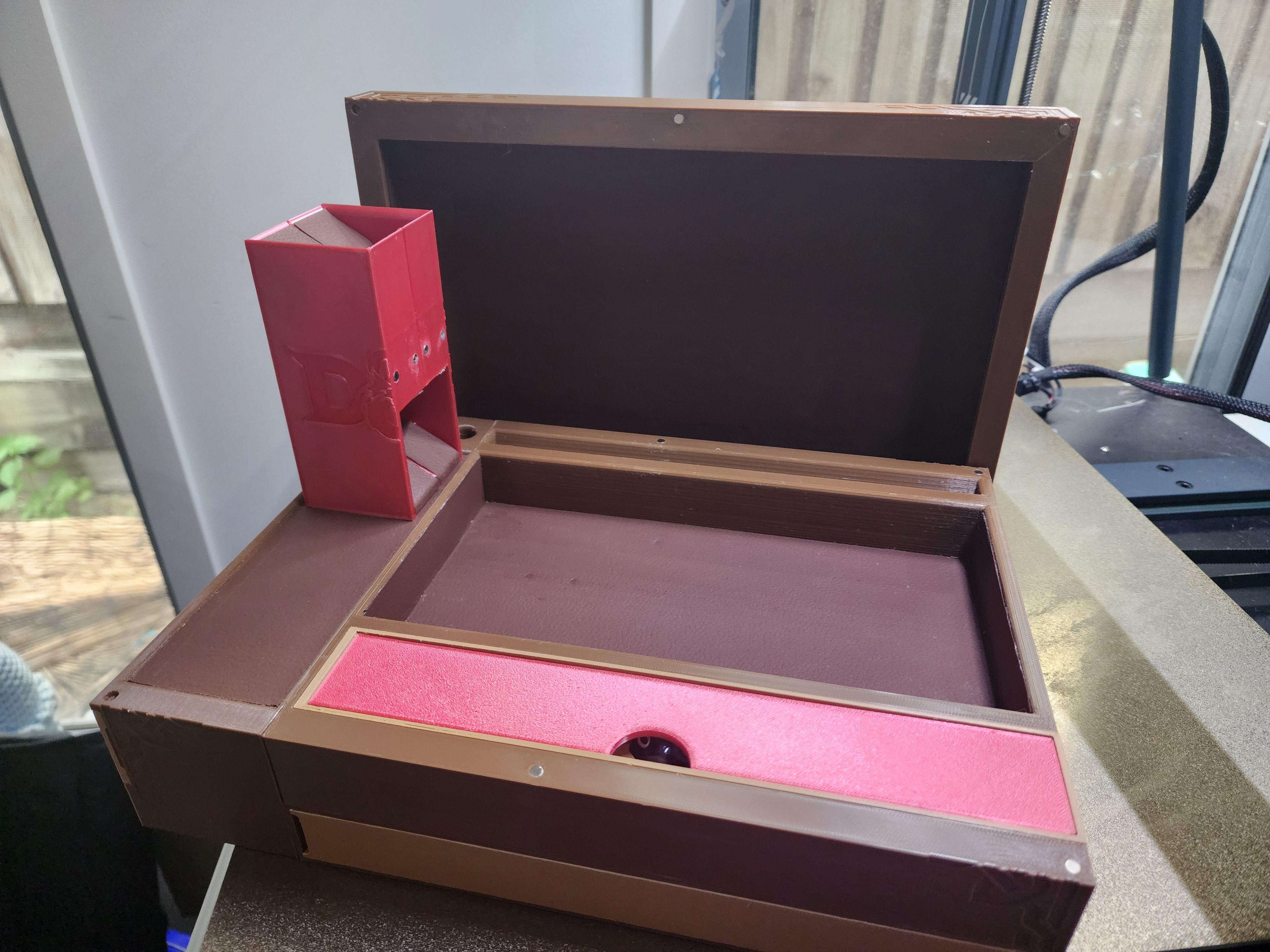 D&D Dice Box with Tablet Holder by Michael Bithell Download free STL model