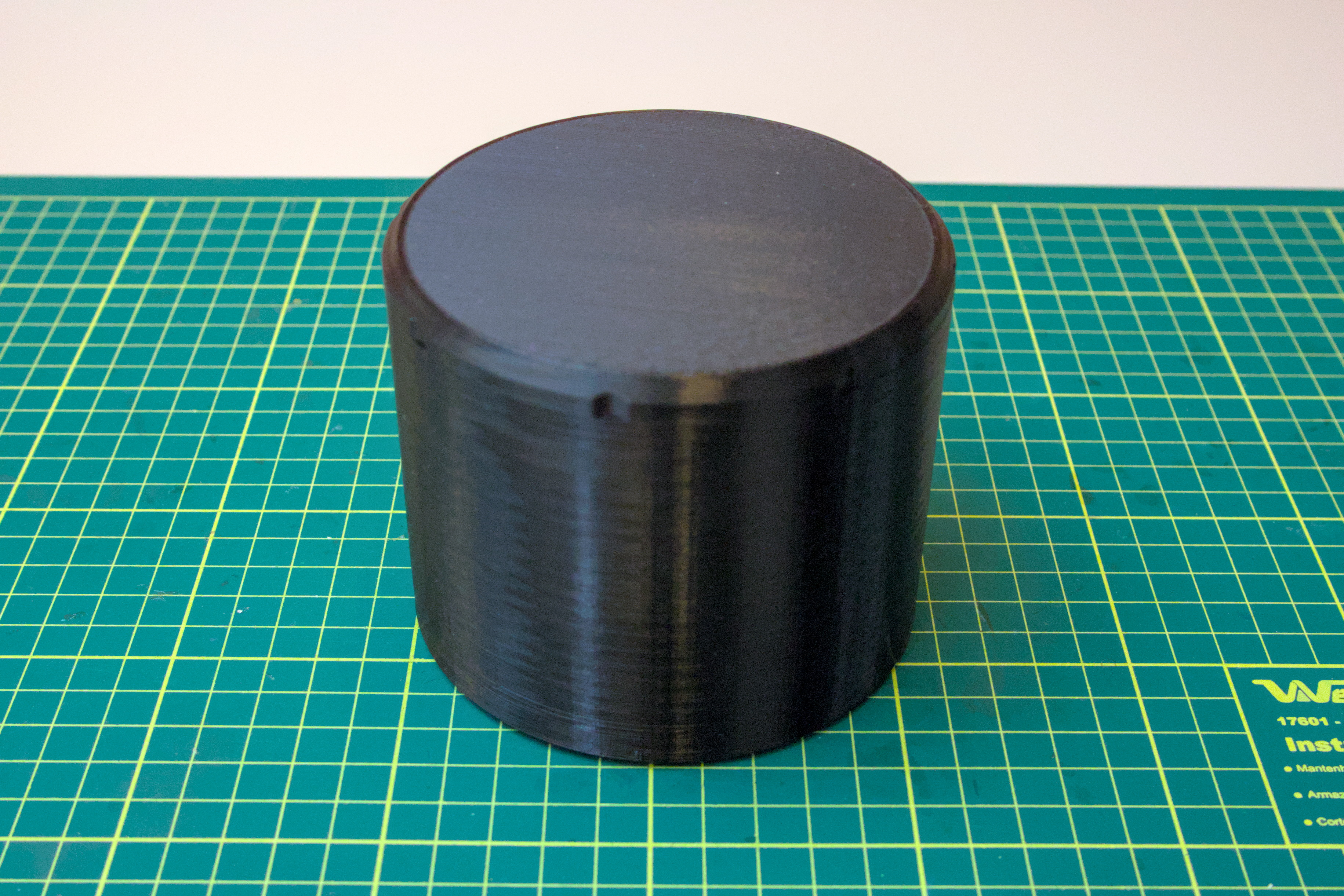 Miniatura 2 do modelo 3D Parametric container with threaded lid