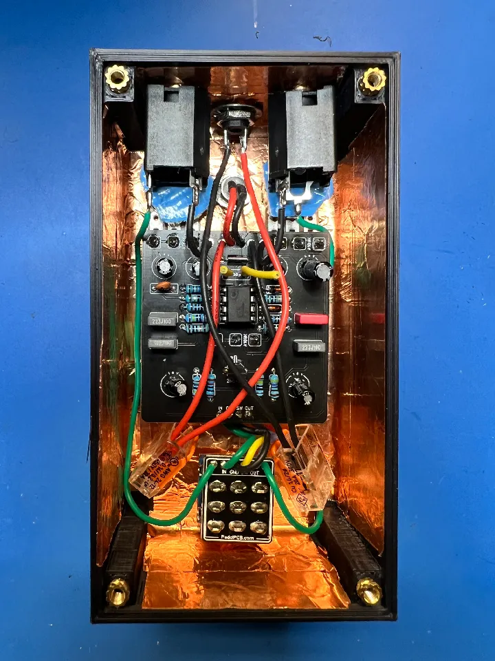 Muroidea Guitar Pedal Enclosure (125B) w/ Hueforge Art by