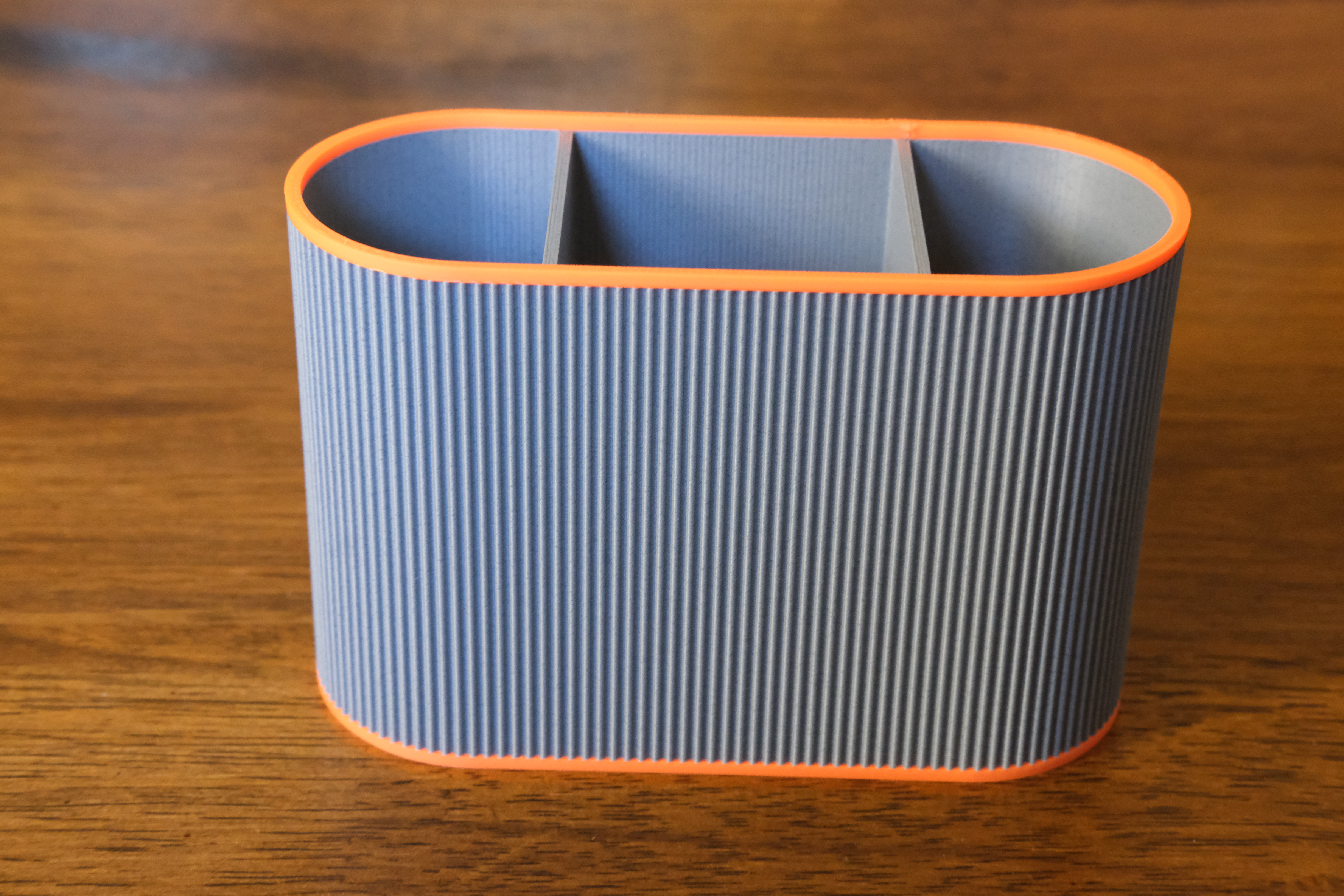 Simple textured pencil cup