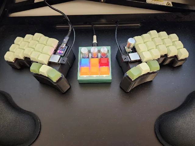 Two Case Designs for CheapinoV2 Split Ergo Keyboard (by tompi)