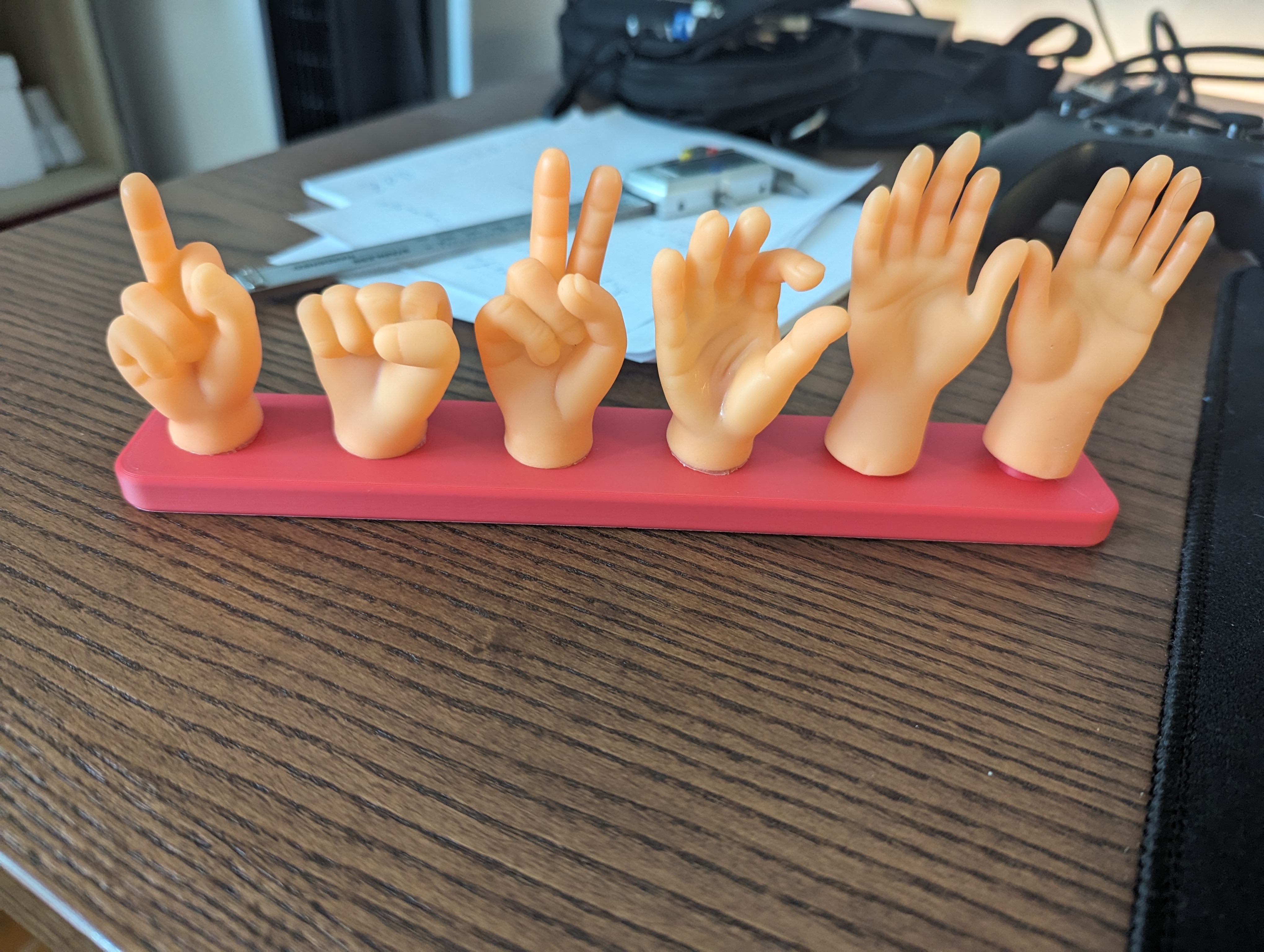 Stand for tiny hands