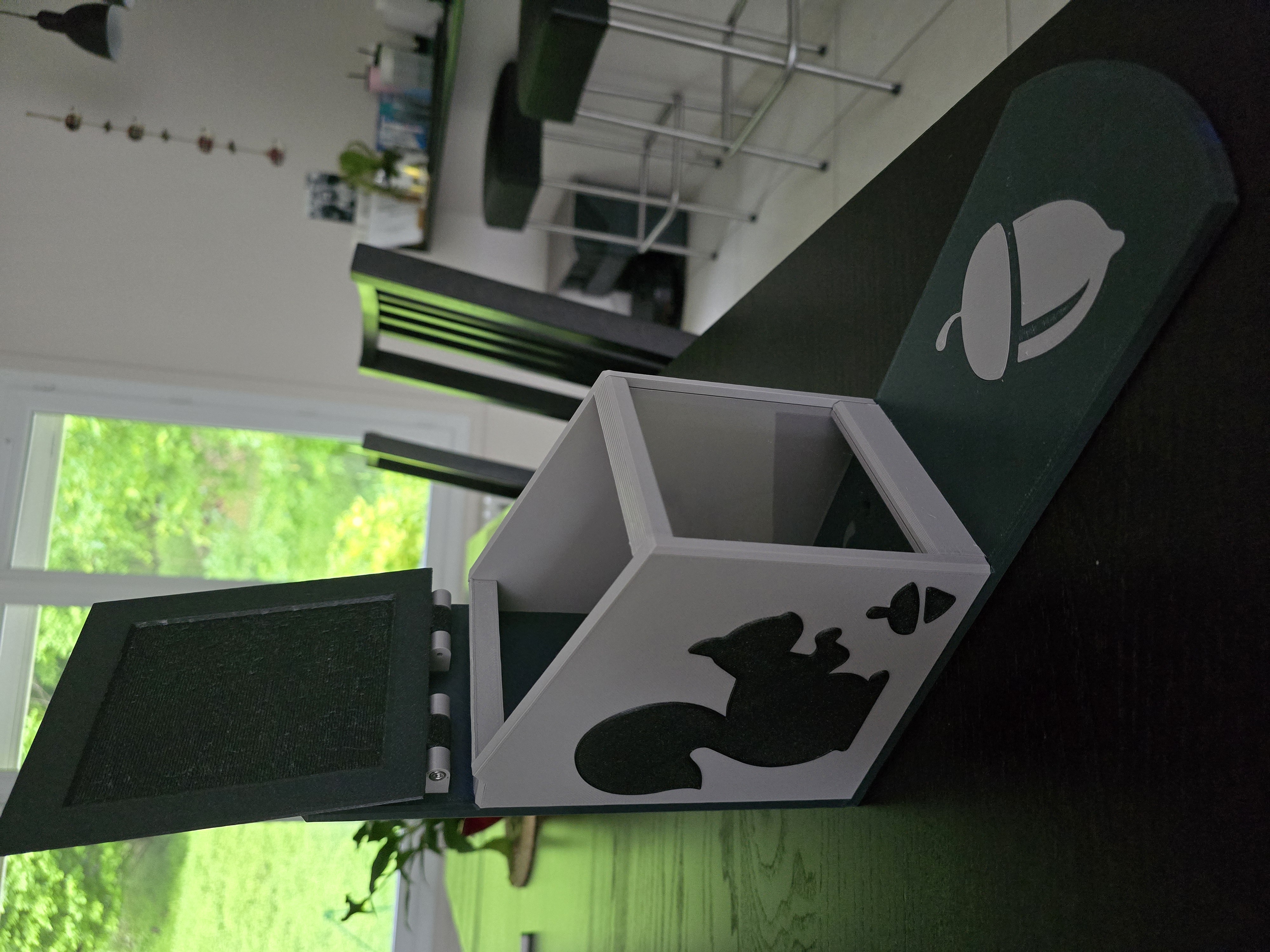 Miniatura 16 do modelo 3D Squirrel Feeder