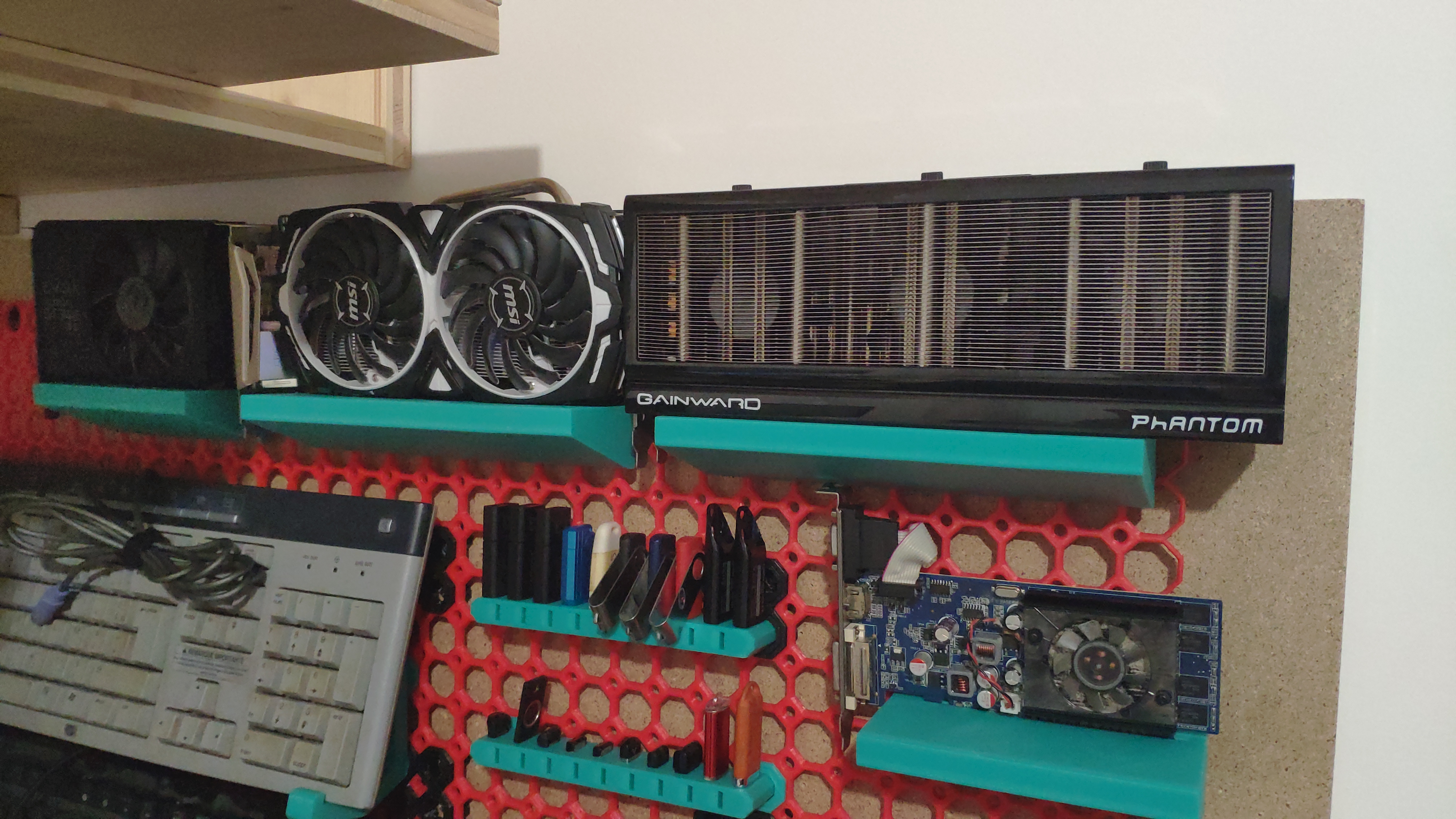 Simple GPU Holder for Multiboard with Multiconnect