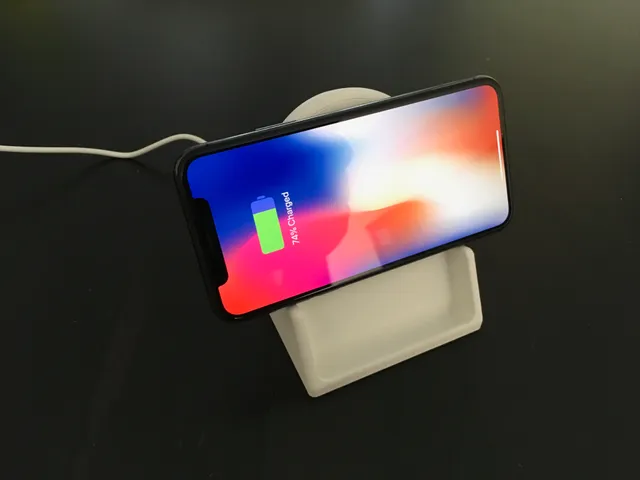 IKEA Rallen Wireless Charging iPhone Xs Max / Nokia 7 Plus / Samsung Note 9 Stand