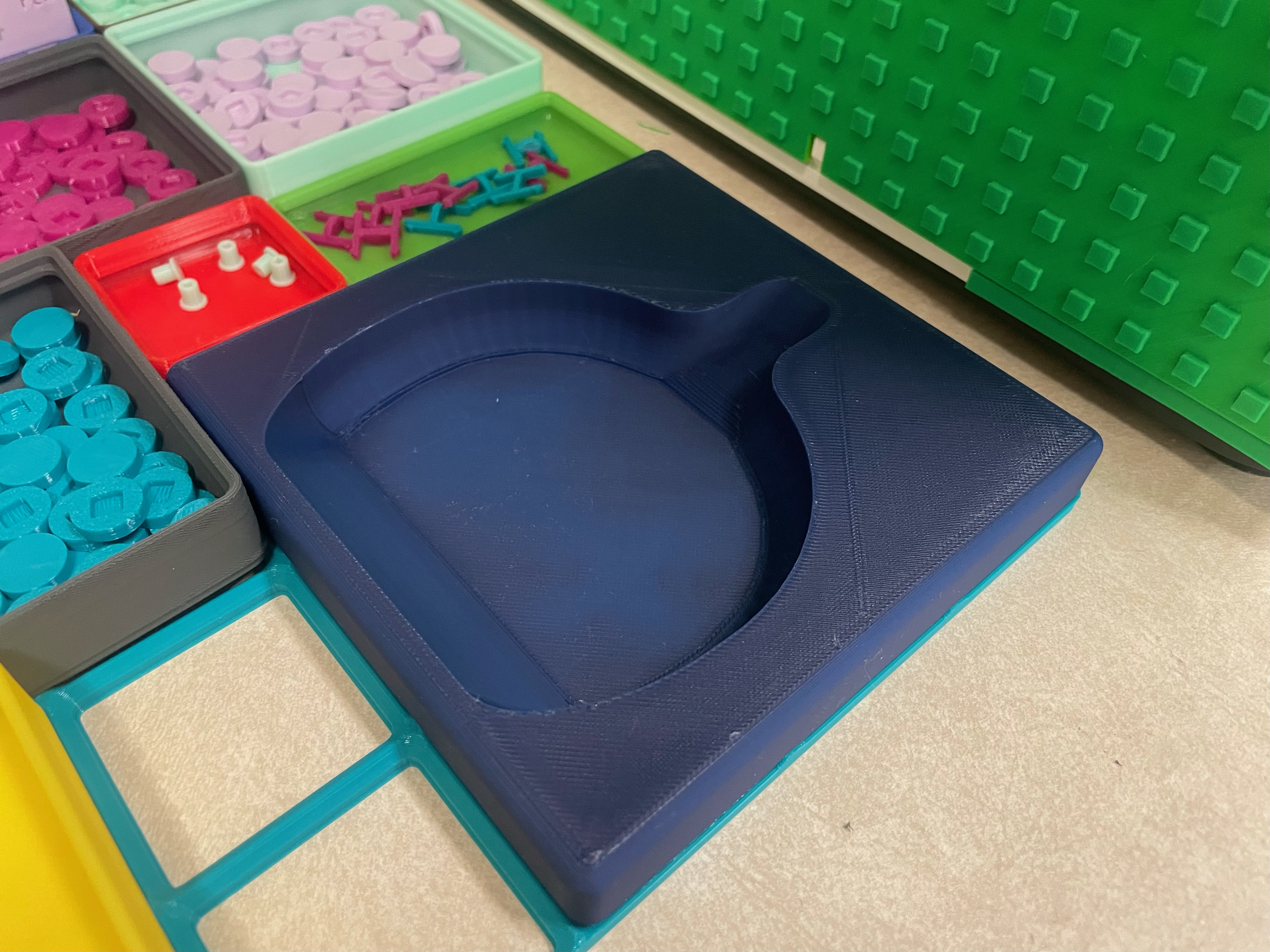 Miniatura 2 do modelo 3D 101 Use Fish Cup Gridifinity Dock!