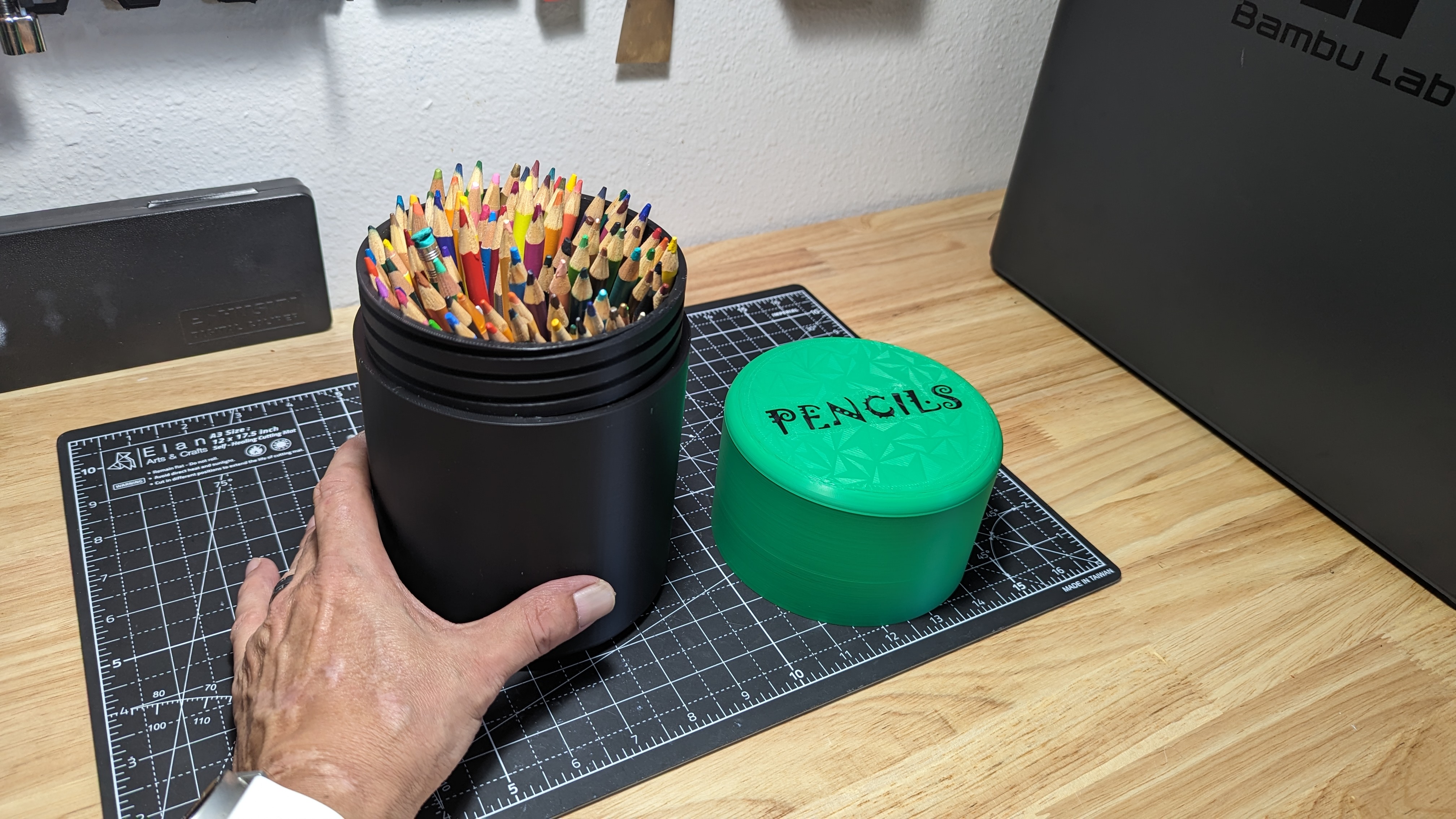 Miniatura 2 do modelo 3D Large Pencil Container