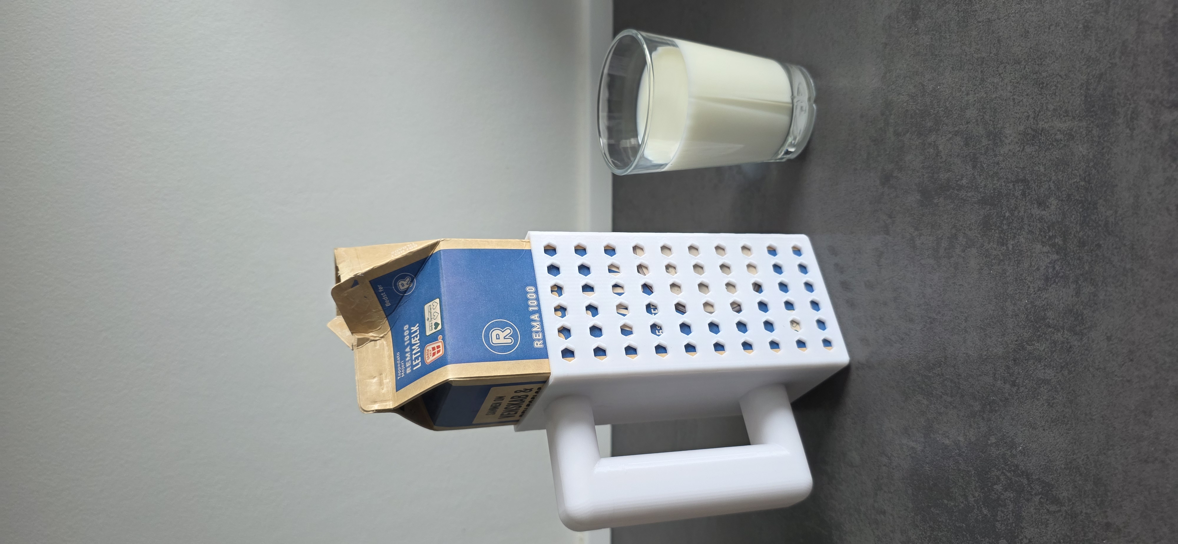 Ergonomic Milk Carton Handle Holder (Danish 70x70mm)