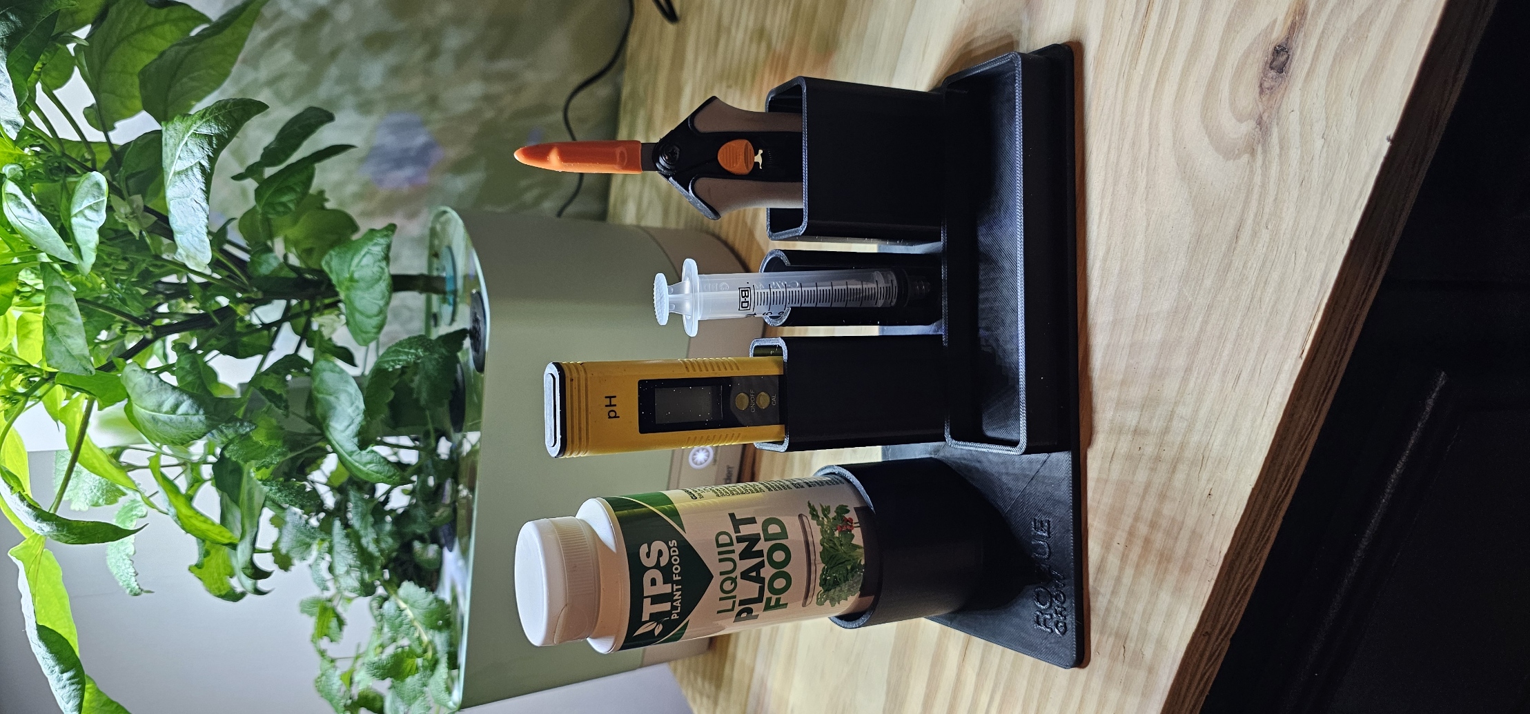 Aerogarden tool organizer