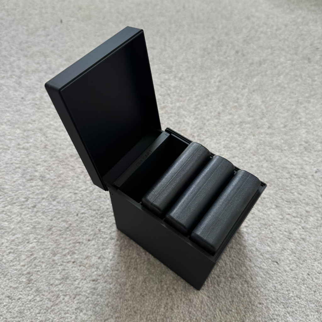 Commodore 64 Game Cartridge Storage Box with Hinged Lid