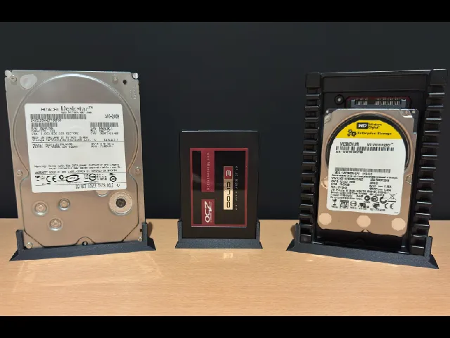 3.5" and 2.5" (inch) Hard Drive (HDD) and Solid State Disk (SSD) Display Stand