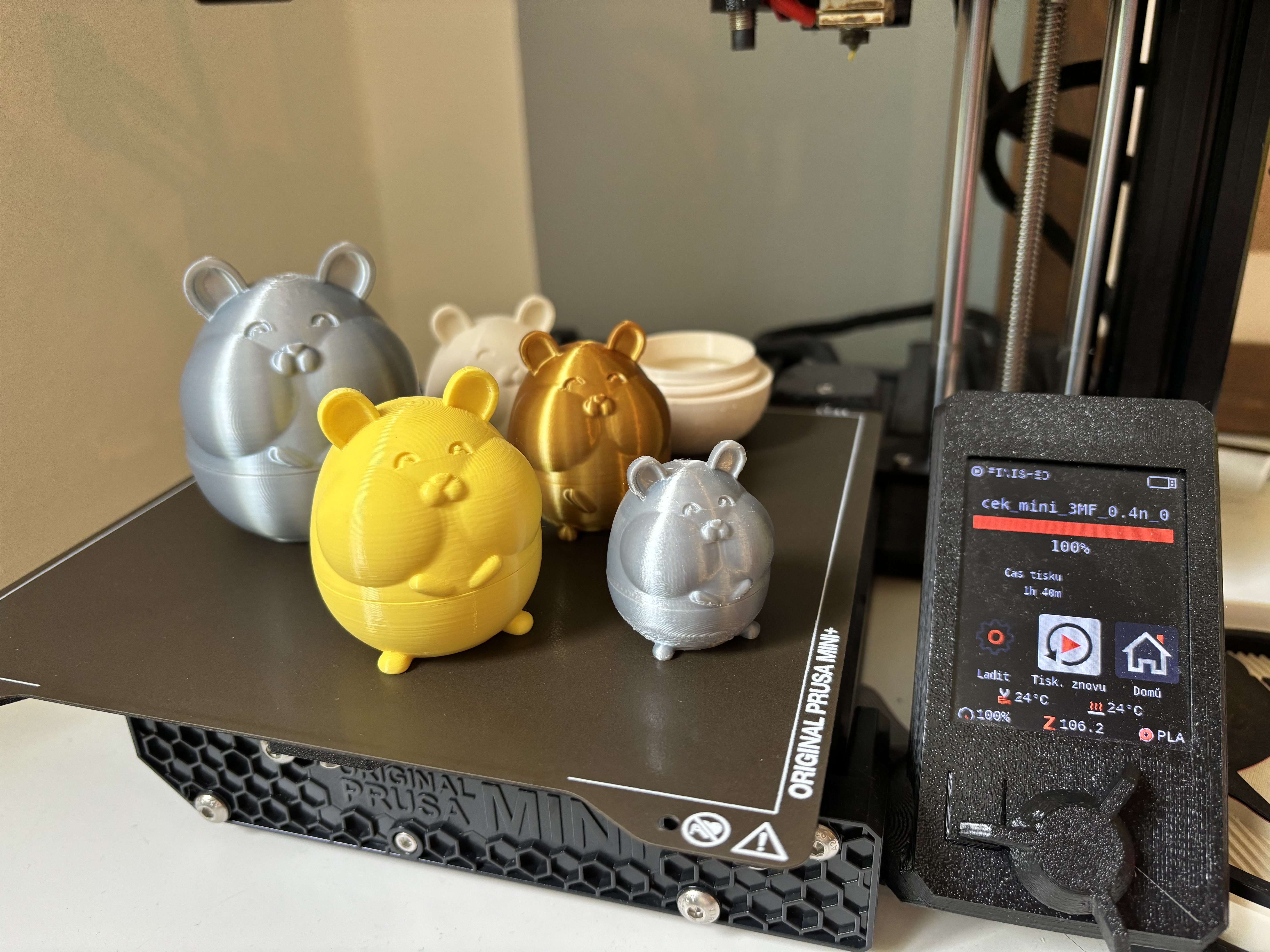 Miniatura 4 do modelo 3D Hamster threaded box