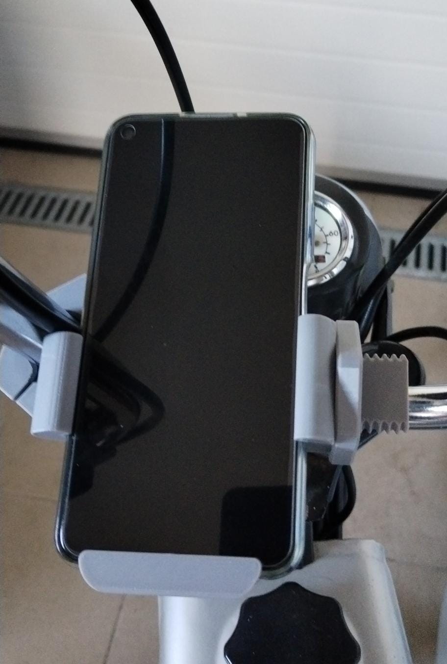 3D Univerzální nastavitelný robustní držák telefonu na řídítka - Universal adjustable robust handlebar phone holder