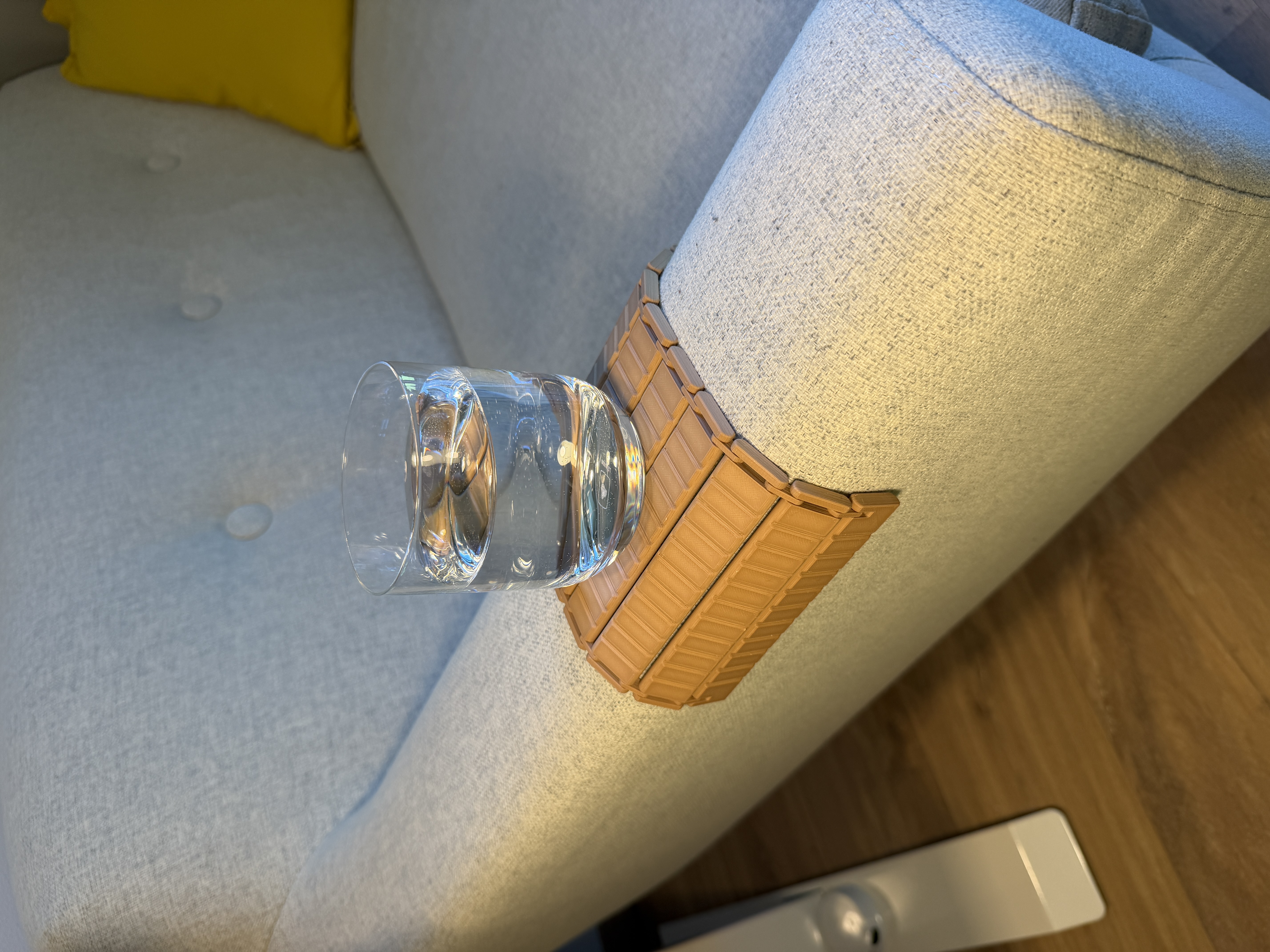 Miniatura 4 do modelo 3D Foldable Couch Armrest Tray