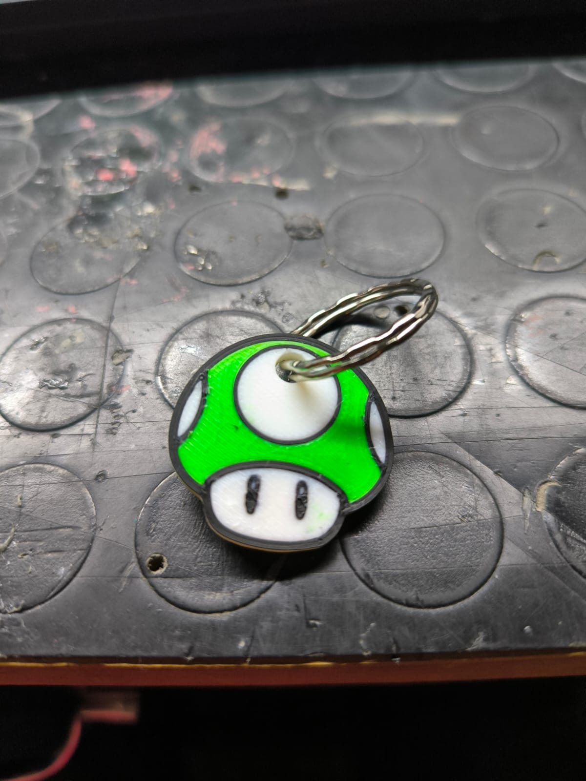 SUPER MARIO BROS MUSHROOM KEYCHAIN