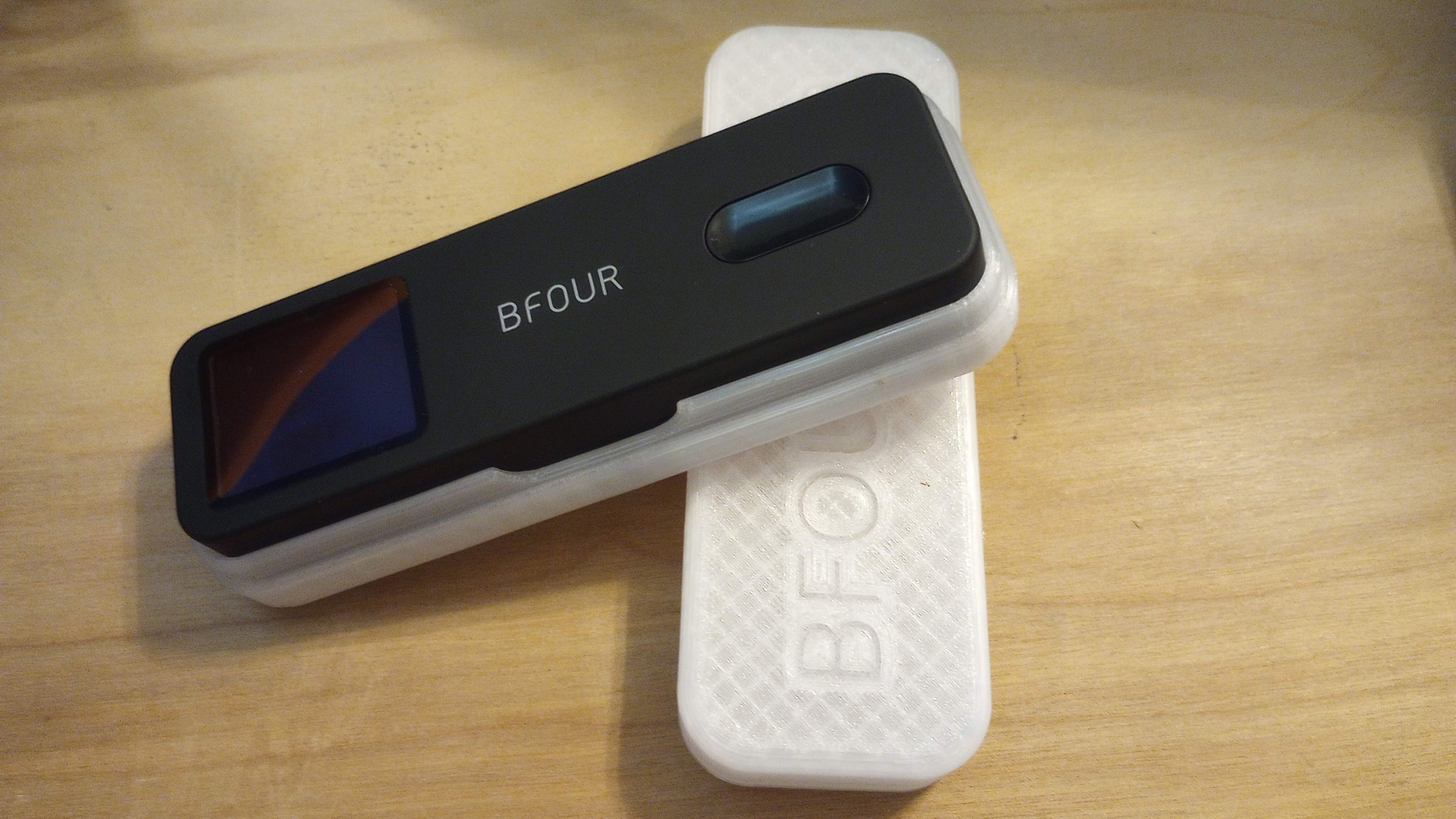 Hard case for BFOUR BF-30 meat thermometer