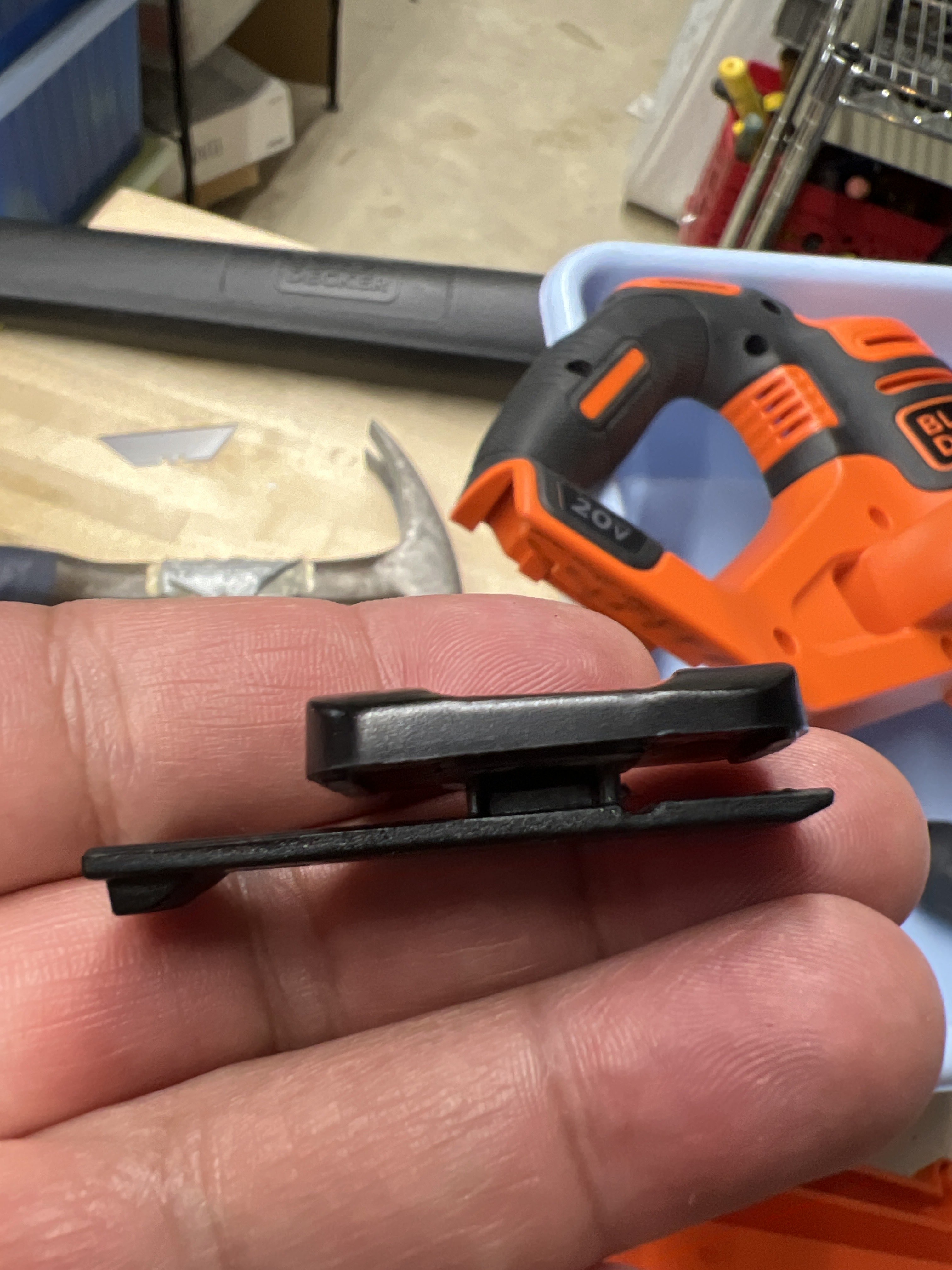 Leaf Blower Replacement Power Switch - Black & Decker Cordless Leaf Blower (LSW321) - Accessibility Redesign — miniatura 3