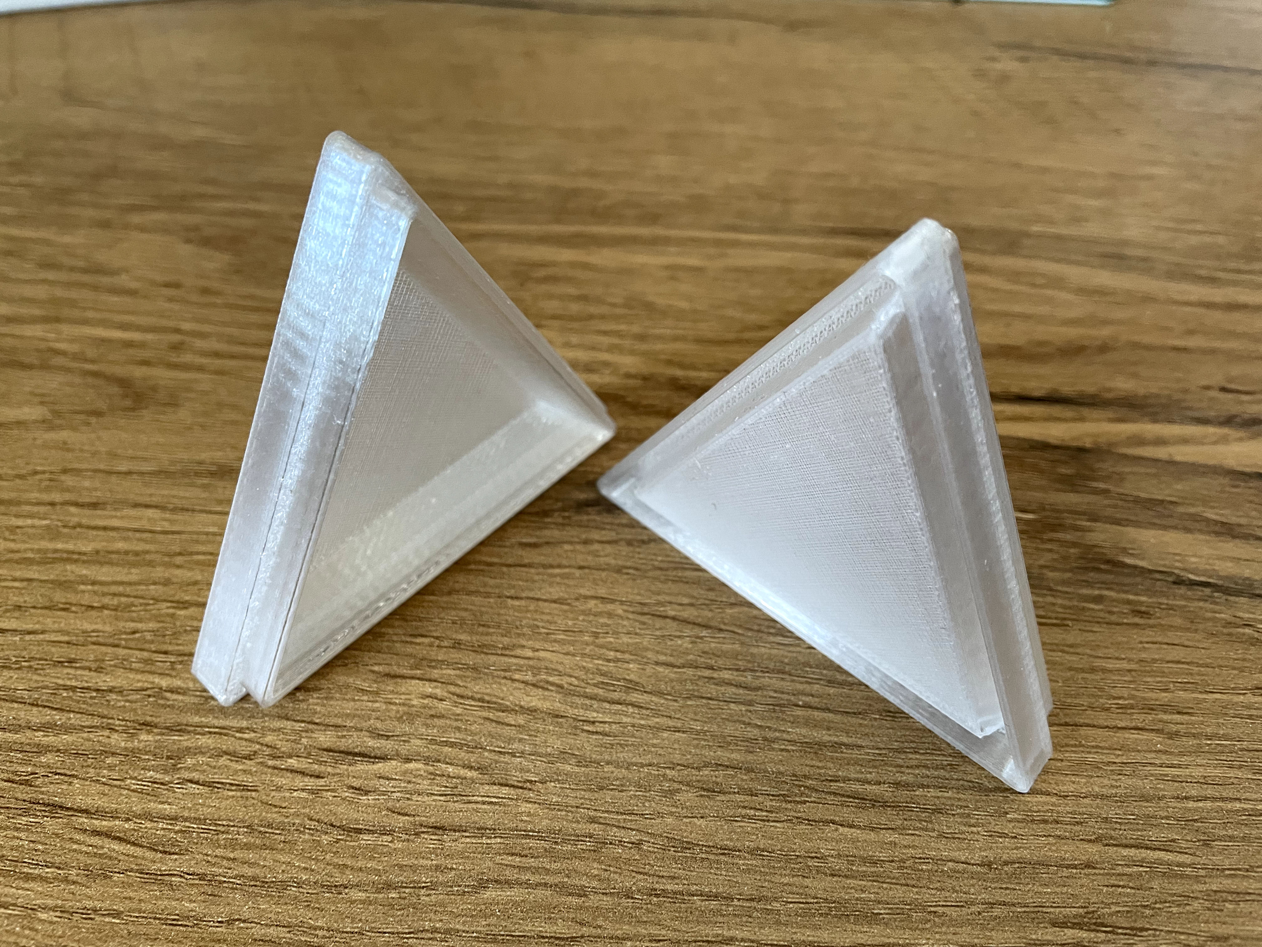 Triangular stackable beading tray — thumbnail 2