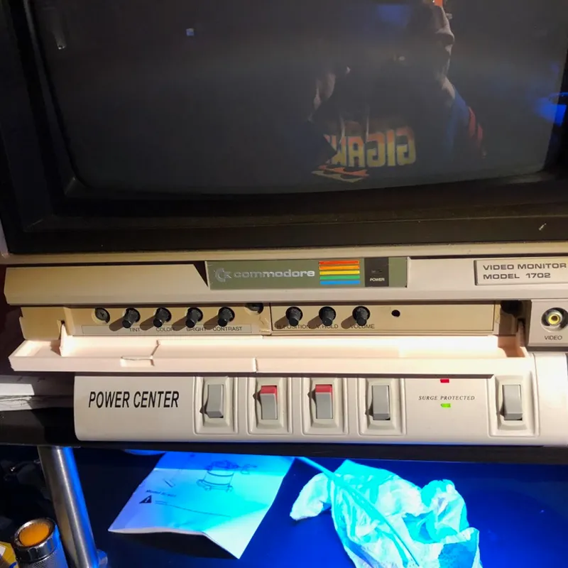 Commodore 1702 Color Video high quality Monitor (Tested-Working)