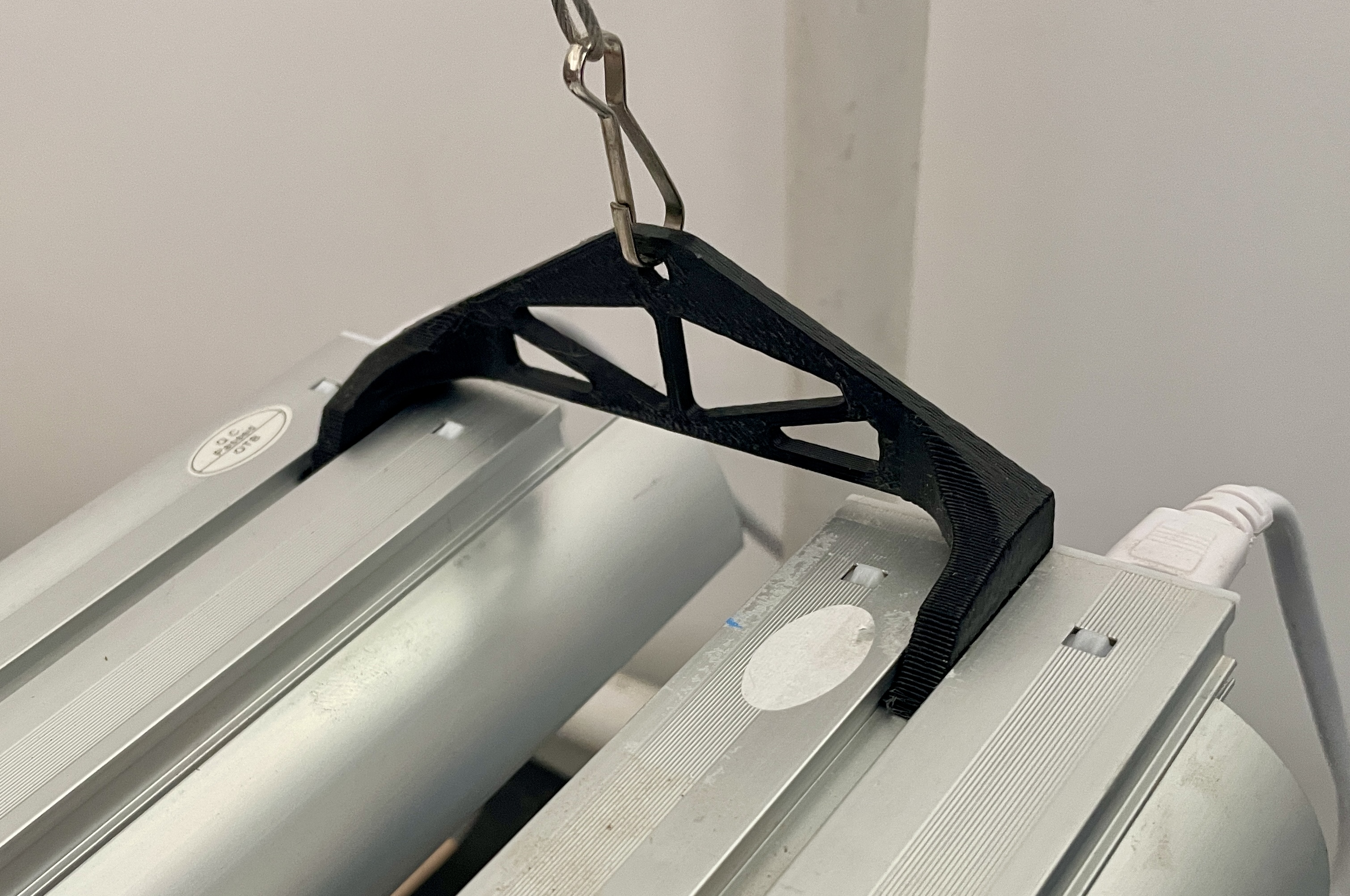 Monios-L Grow Light Truss