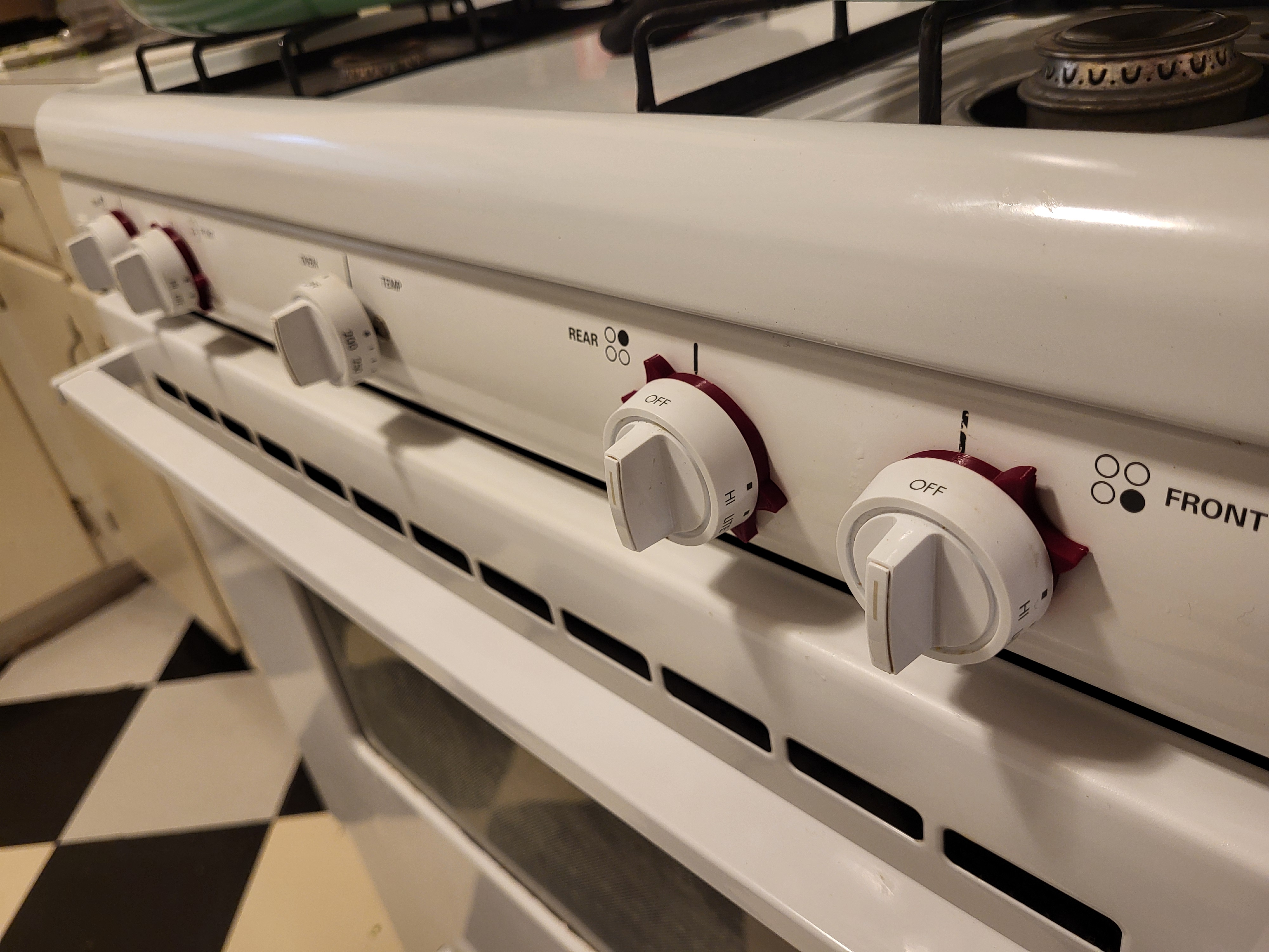Toddler-Thwarting Oven Knob Spacer
