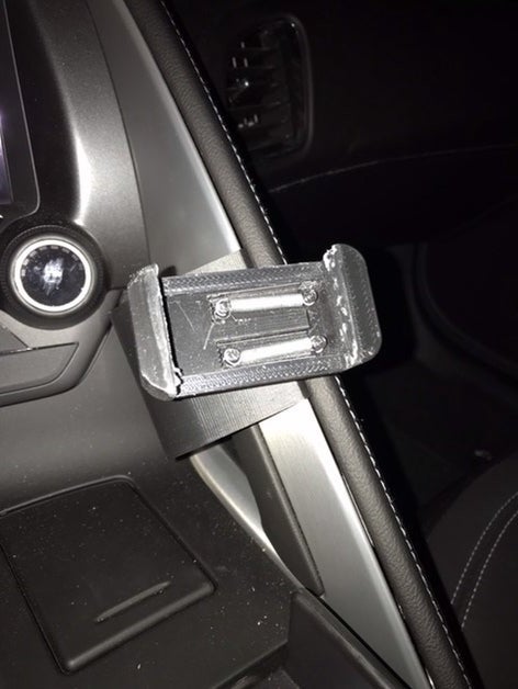 cellphone holder for C7 Corvette