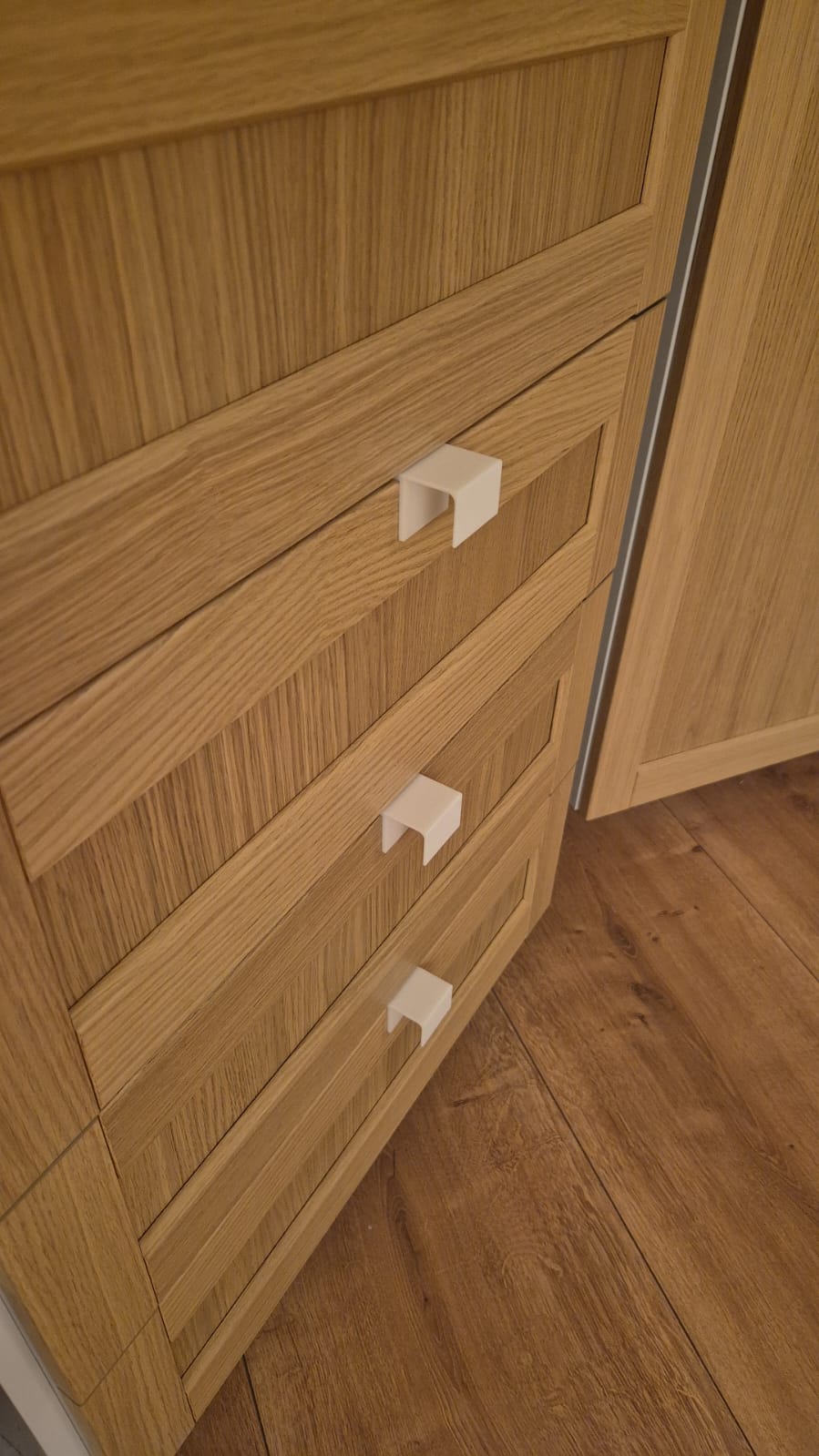 IKEA Simple kitchen drawer handle