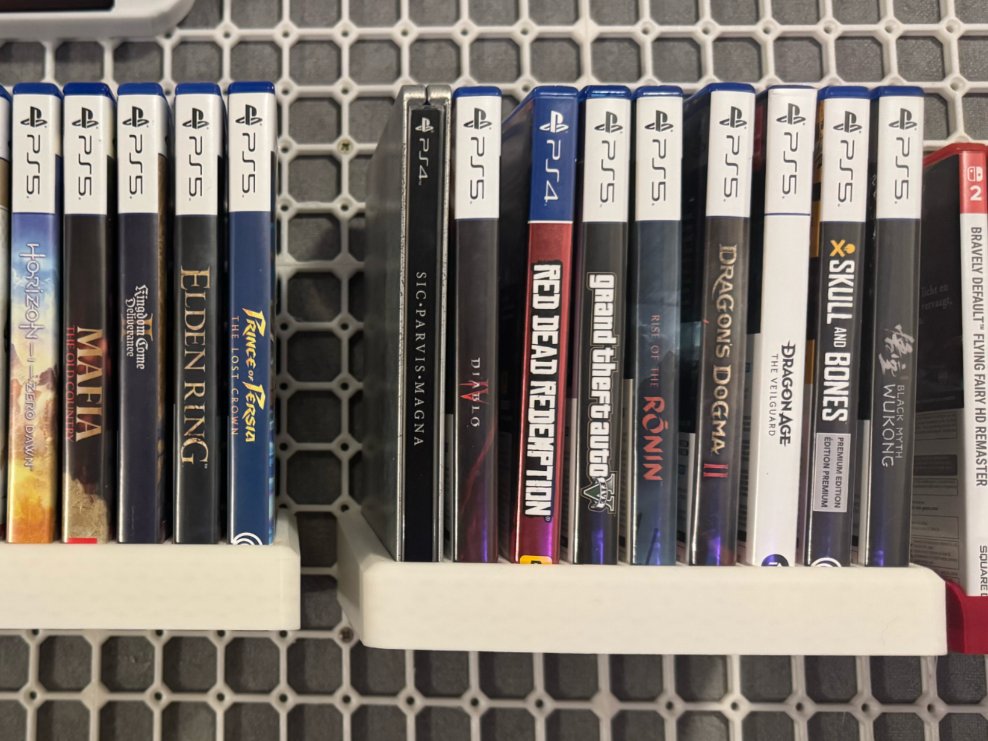Opengrid holder for ps5 games