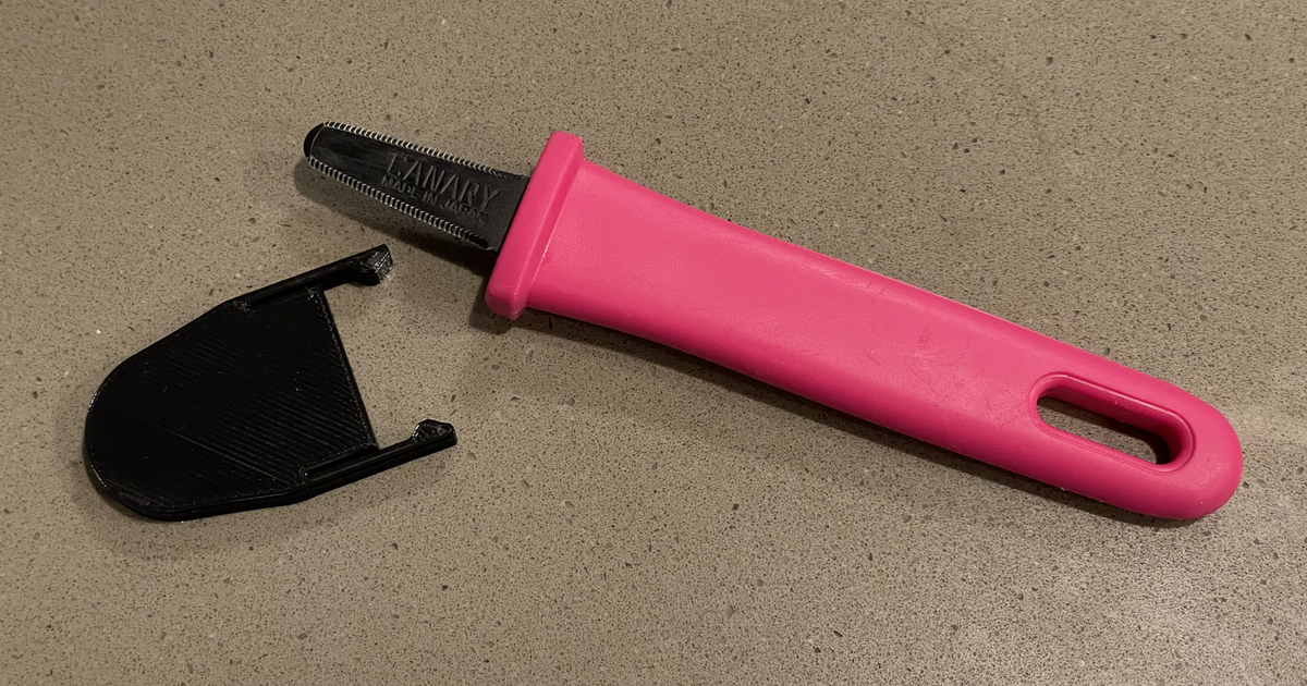 Short Canary Cardboard Knife Sheath by Winston Chow Download free STL