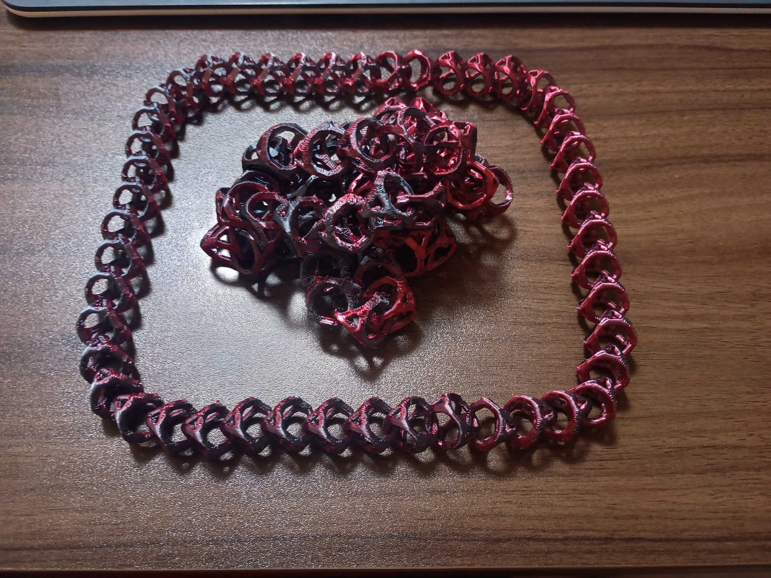 Chain of ditruncated tetrahedra