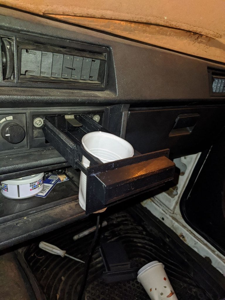 Подстаканник ЗАЗ 1102 Таврия, Славута, Дана