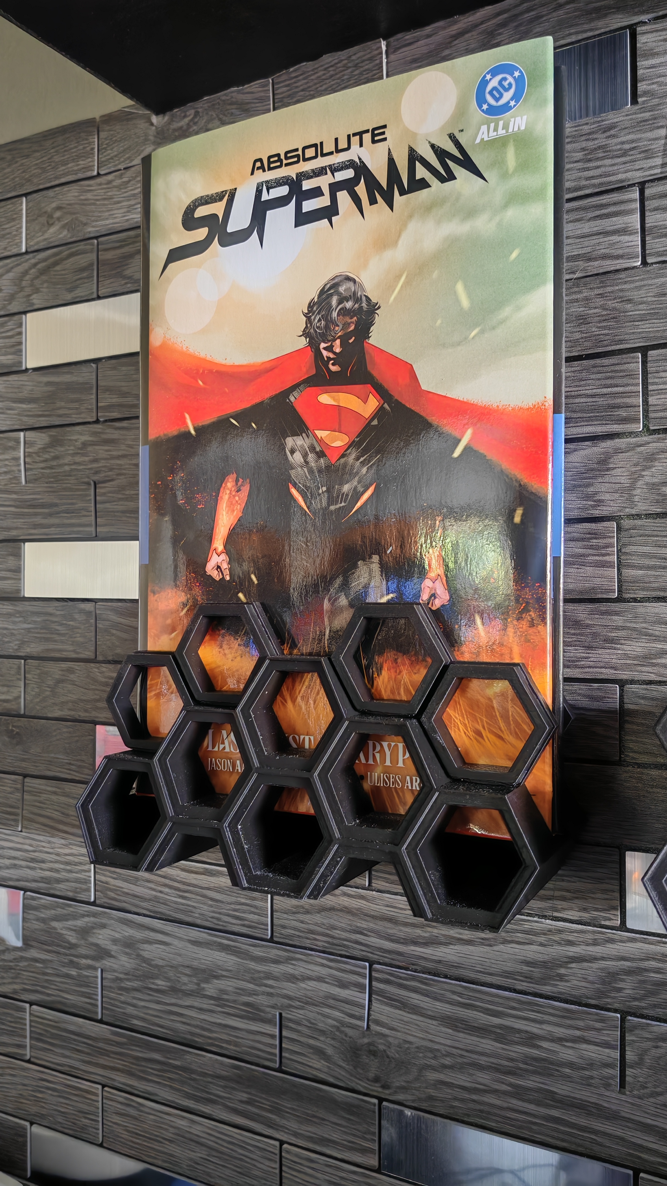 Wall Mount for LaptopHolder Vertical Honeycomb Laptop Stand/ Comic Book Holder