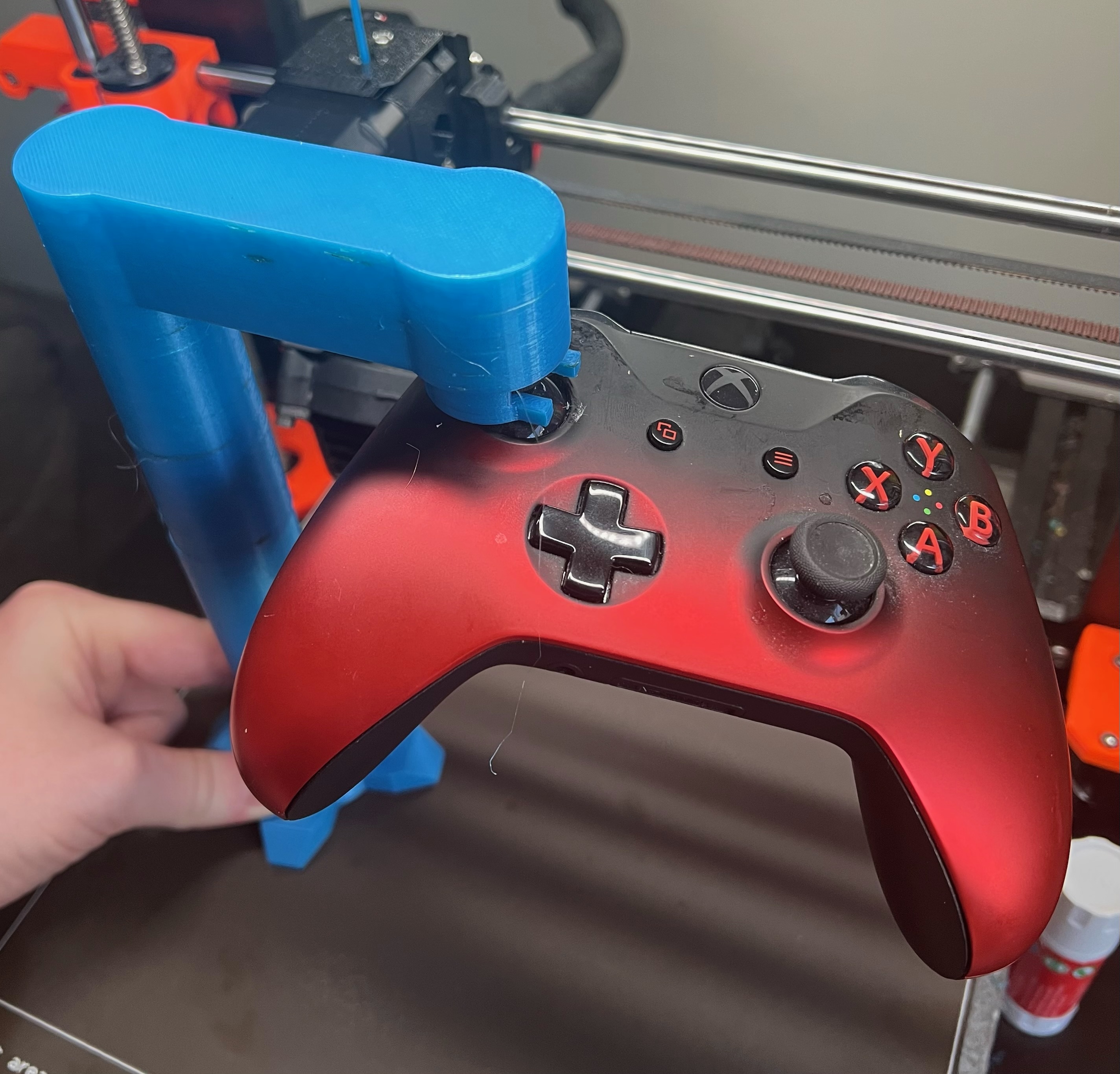 OneHanded, Xbox Controller Holder by RedFacemann Download free STL