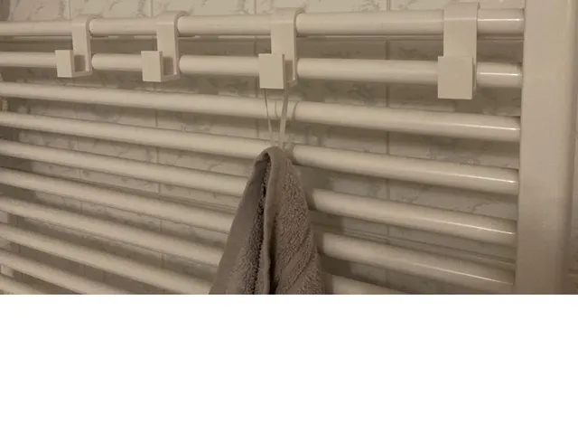 Hook for bathroom radiator