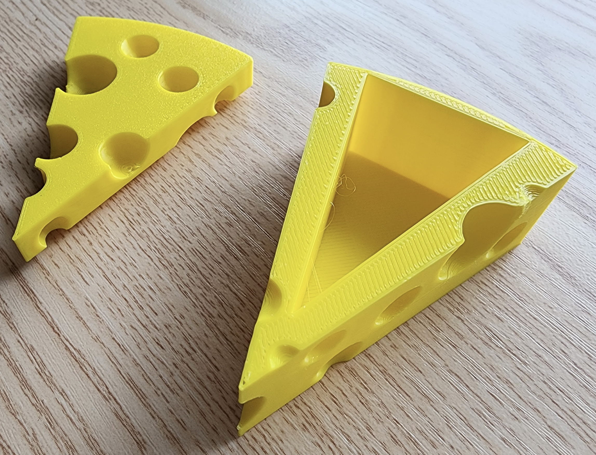 Cheesy box (e.g. for Pills)