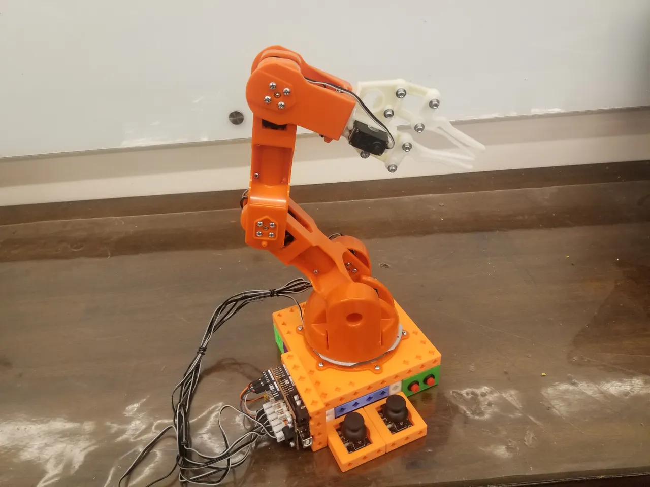 Electroblok Tinkerkit Braccio Robotic Mount by 3D Printing Professor | free STL | Printables.com