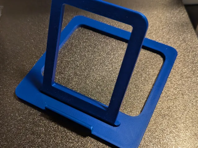 (Yet another) Phone stand for soft surfaces
