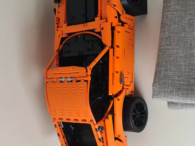 1:8 Lego Car Wall Mount