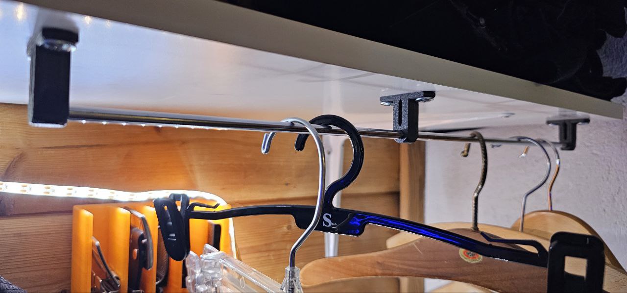 Simple clothing rack