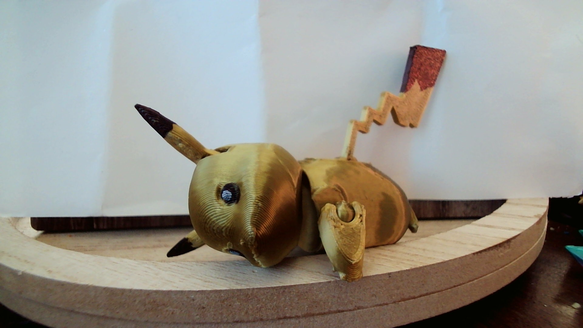 Poseable Pikachu — miniatura 4