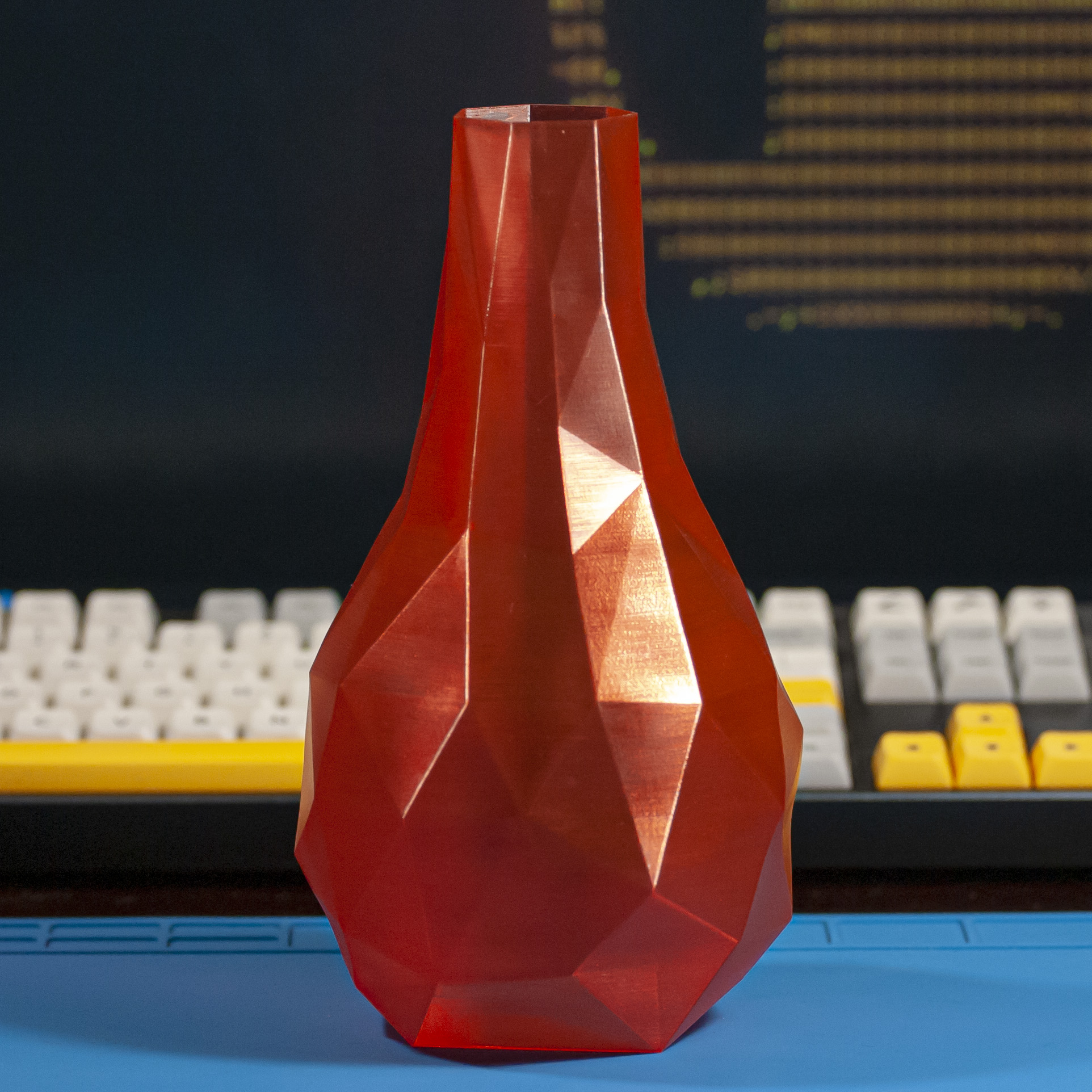 Low poly vase