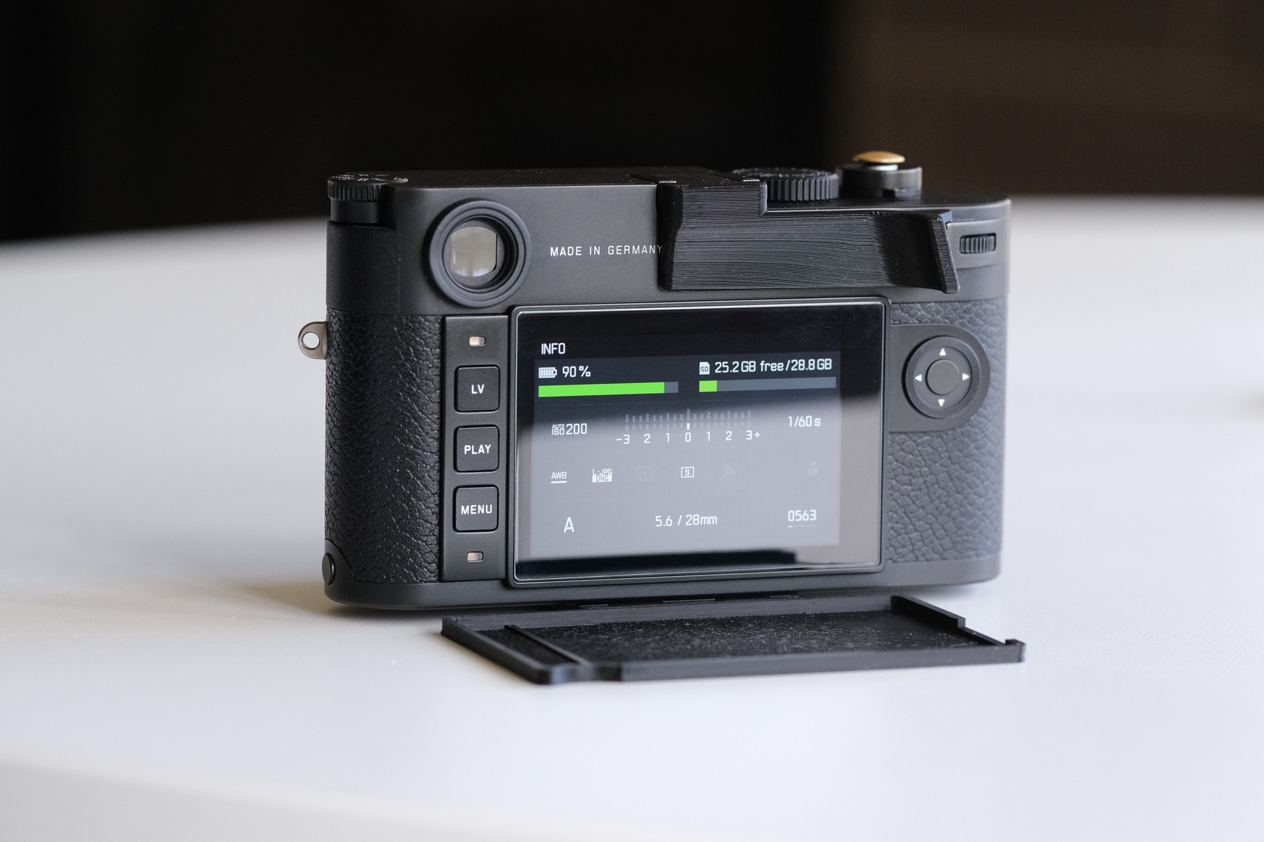 V4 flip cover for Leica M10 camera LCD - screen protector par yukosteel ...