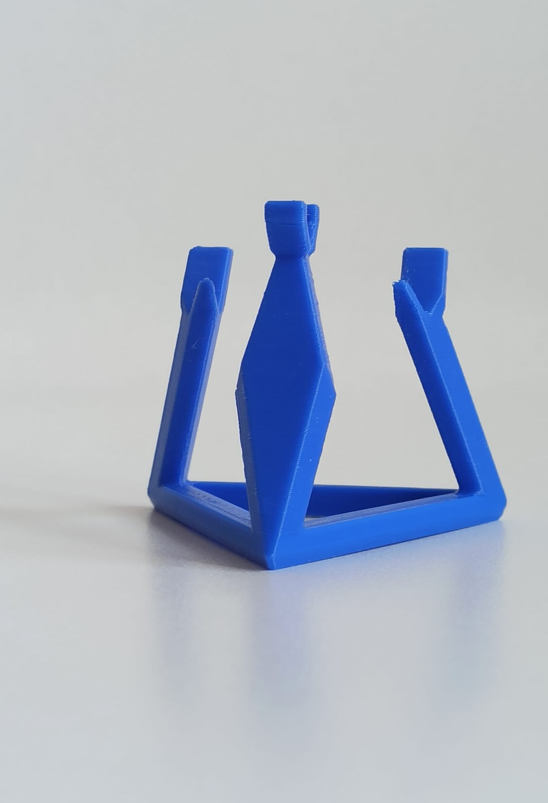 Miniatura 2 do modelo 3D GLASSES HOLDER