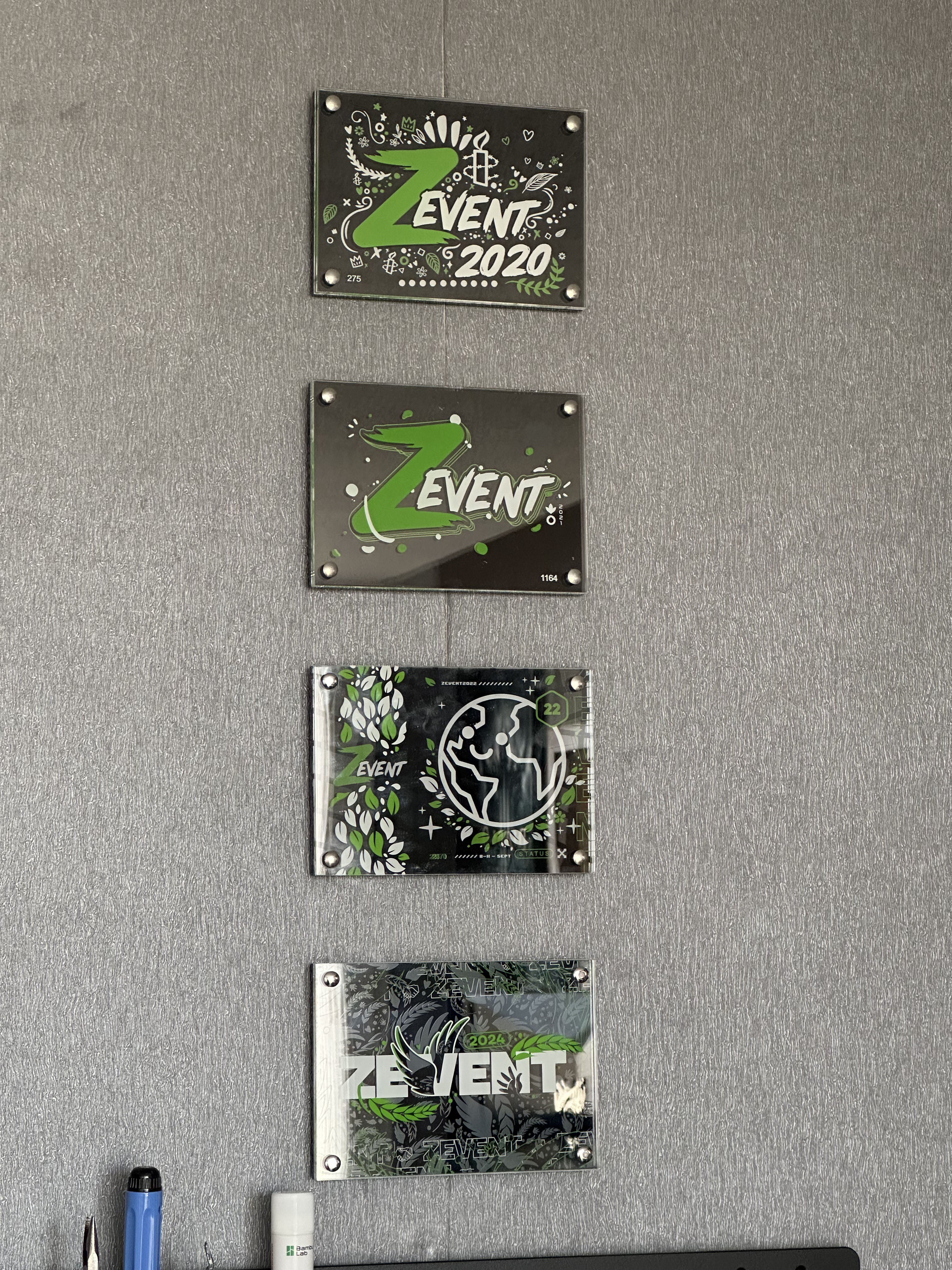 Fixation mural plaque Zevent