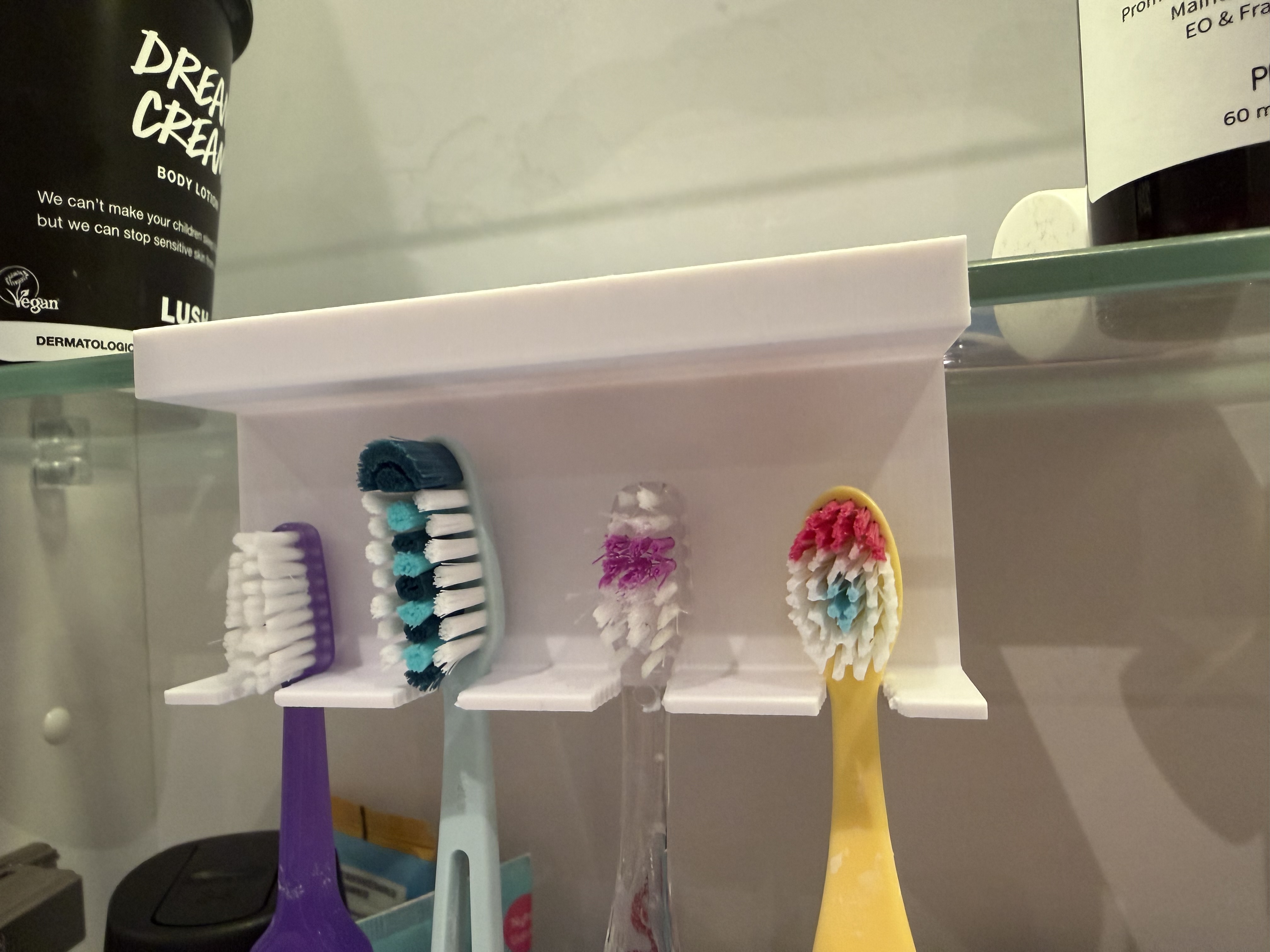 Parametric toothbrush holder