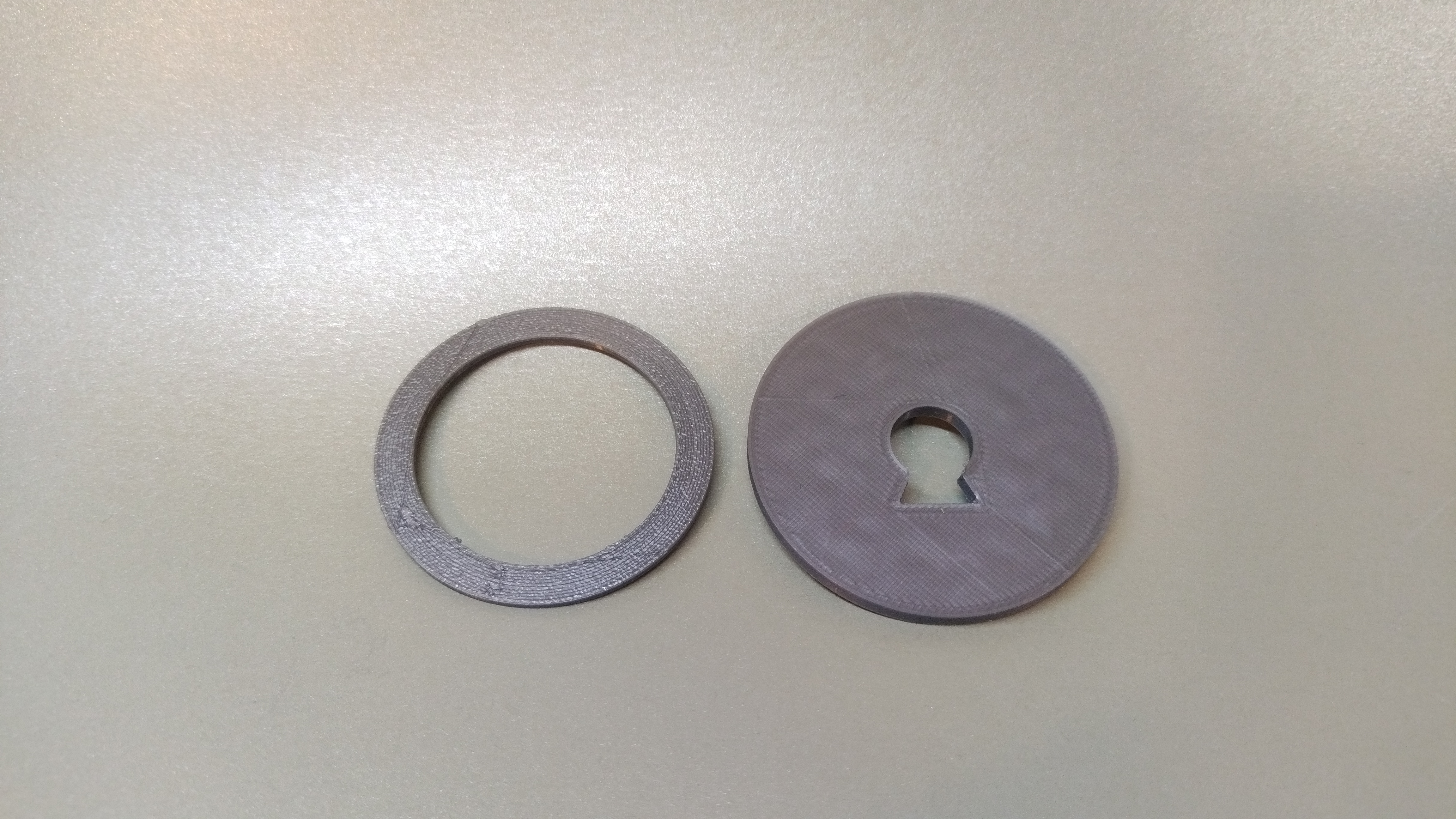 Filter holder gaskets for HPLC solvent filtration
