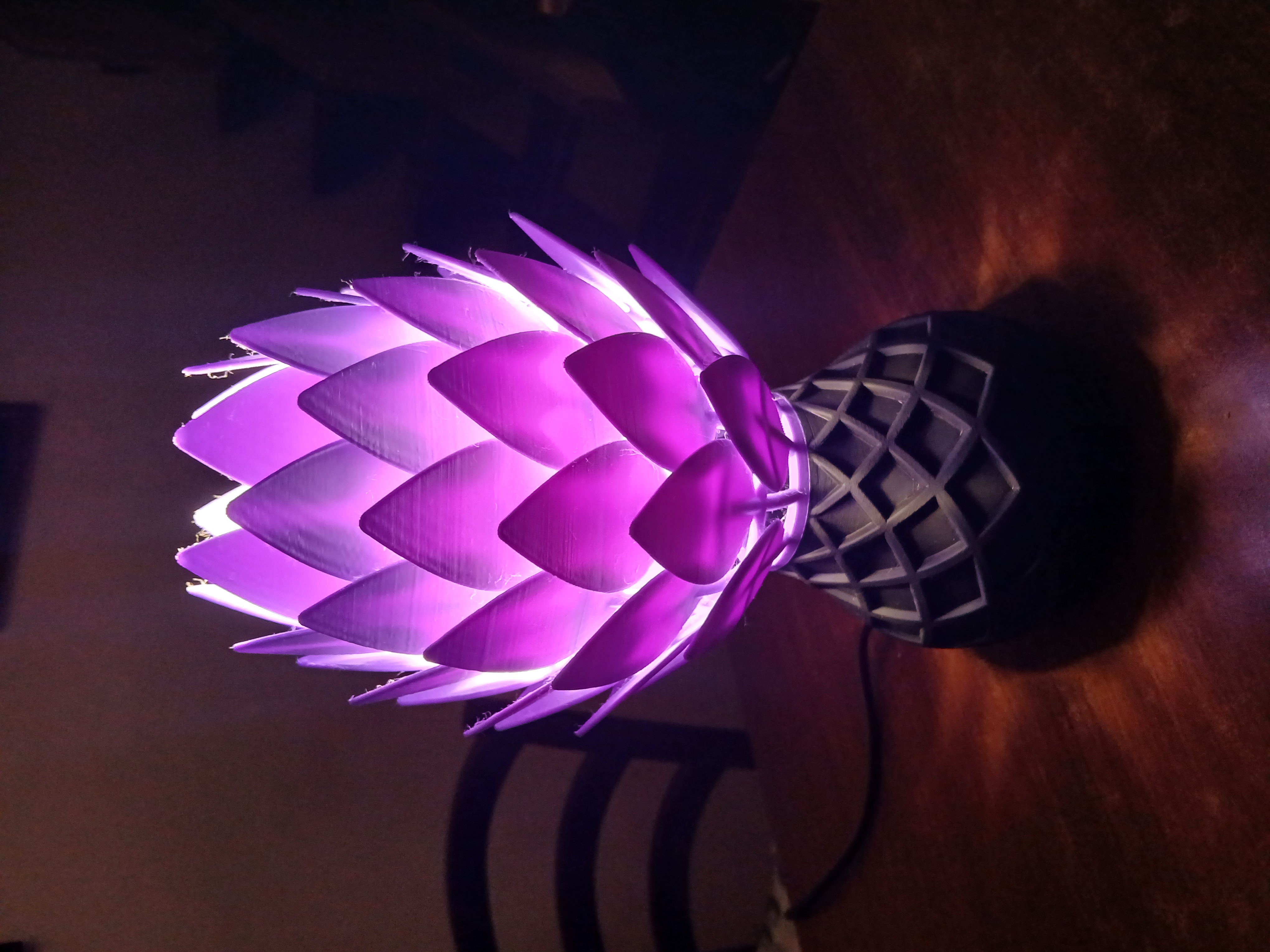 Lamp with floral shape — miniatura 4